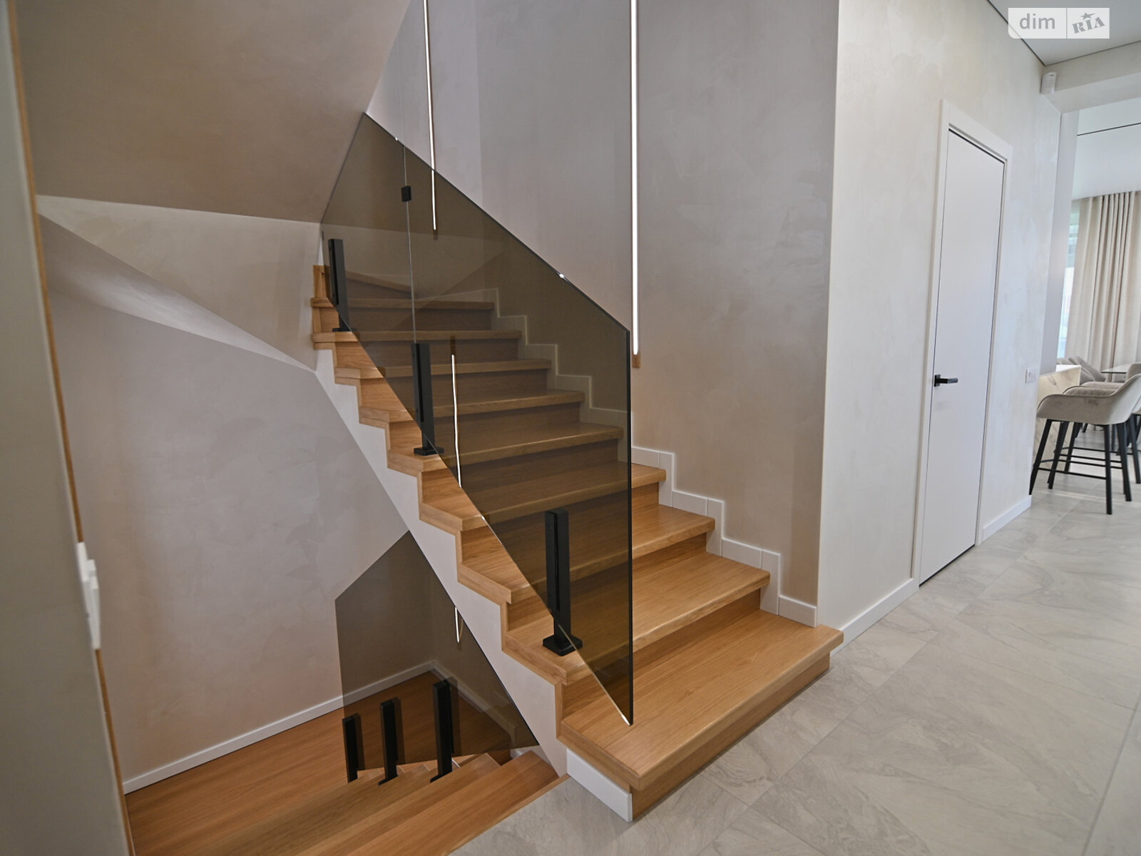 двоповерховий будинок з верандою, 207.3 кв. м, цегла. Продаж в Рівному, район Мелроуз фото 1