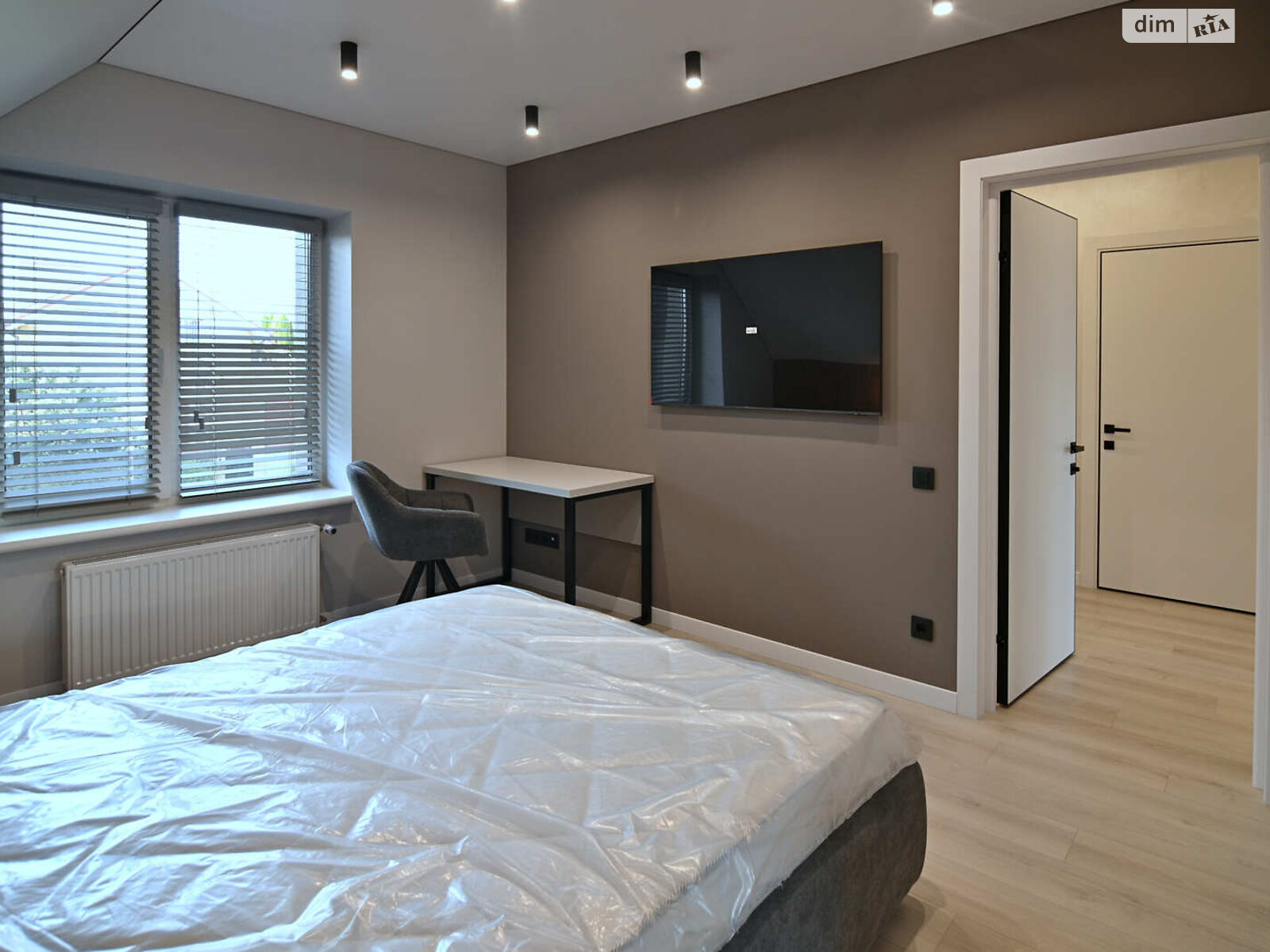 двоповерховий будинок з верандою, 207.3 кв. м, цегла. Продаж в Рівному, район Мелроуз фото 1