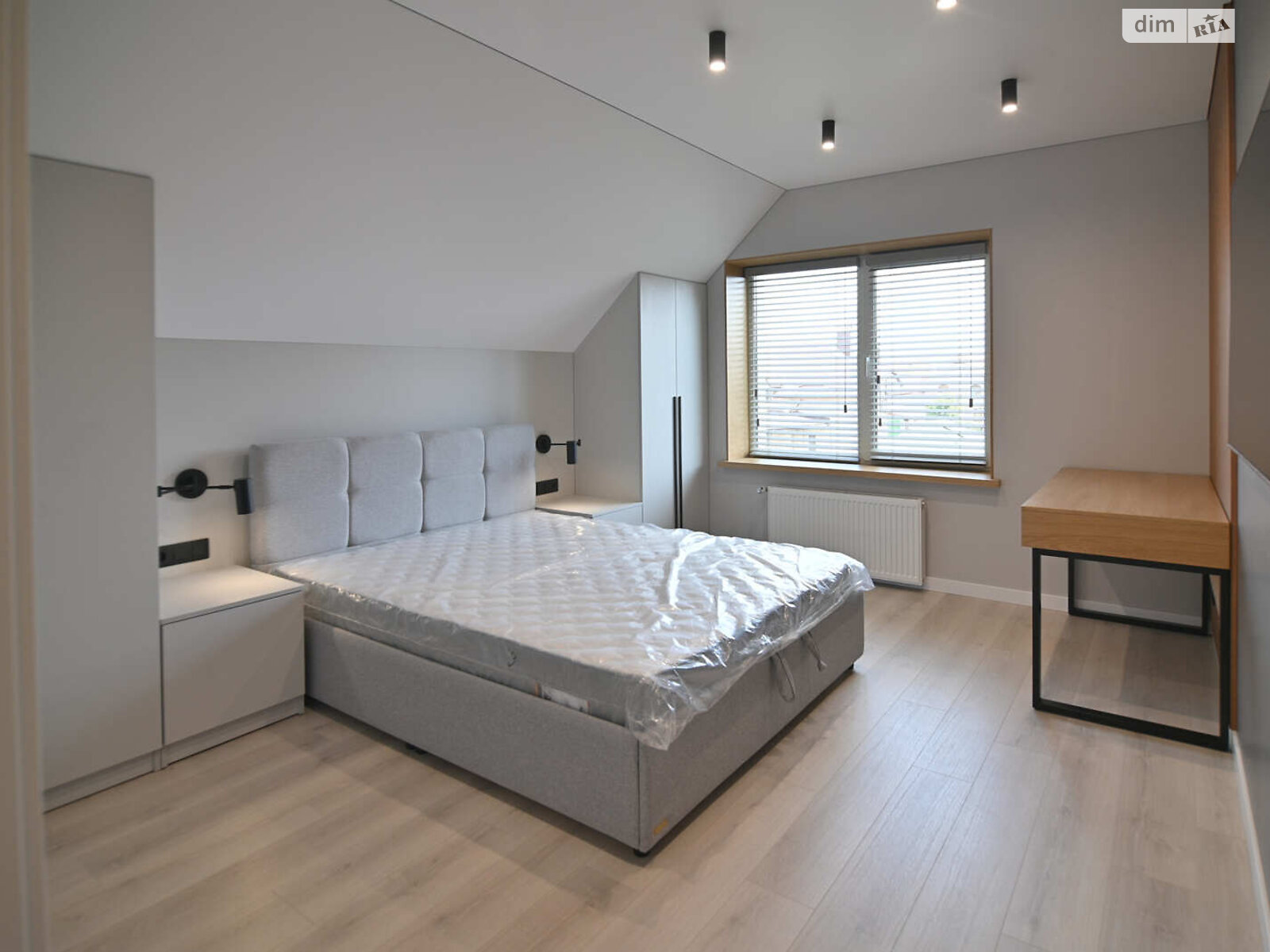 двоповерховий будинок з верандою, 207.3 кв. м, цегла. Продаж в Рівному, район Мелроуз фото 1