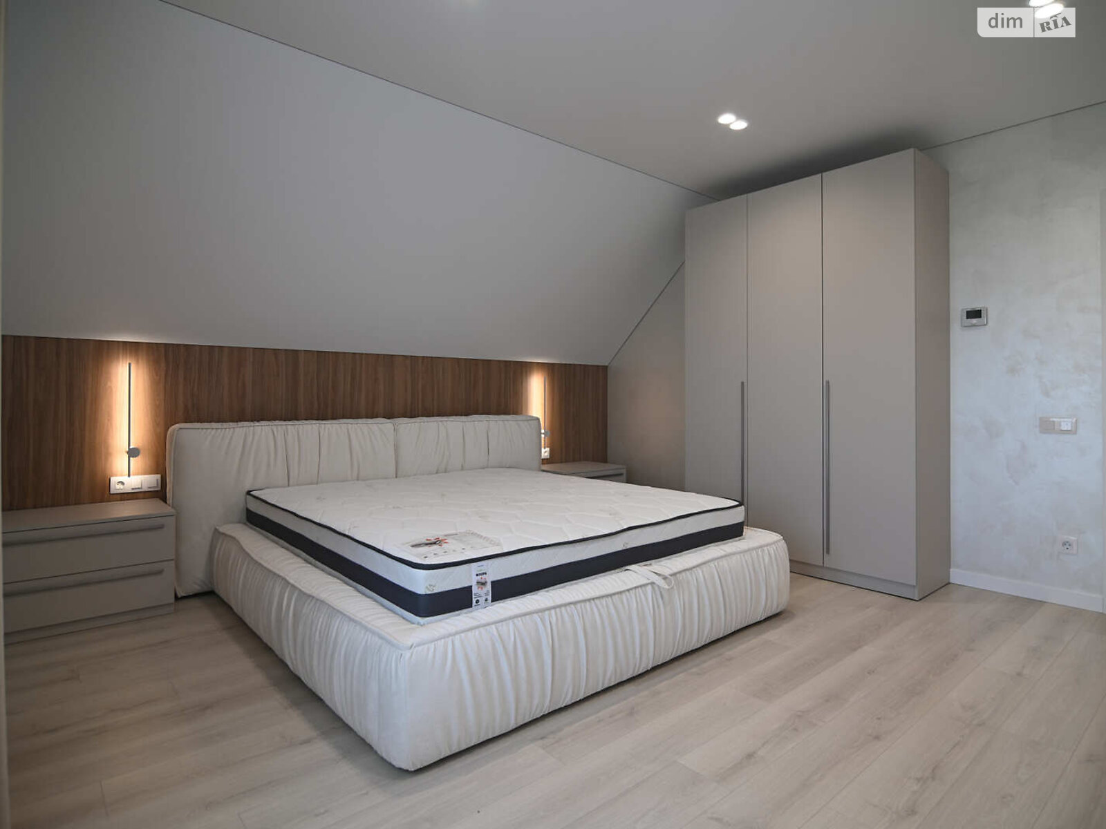 двоповерховий будинок з верандою, 207.3 кв. м, цегла. Продаж в Рівному, район Мелроуз фото 1