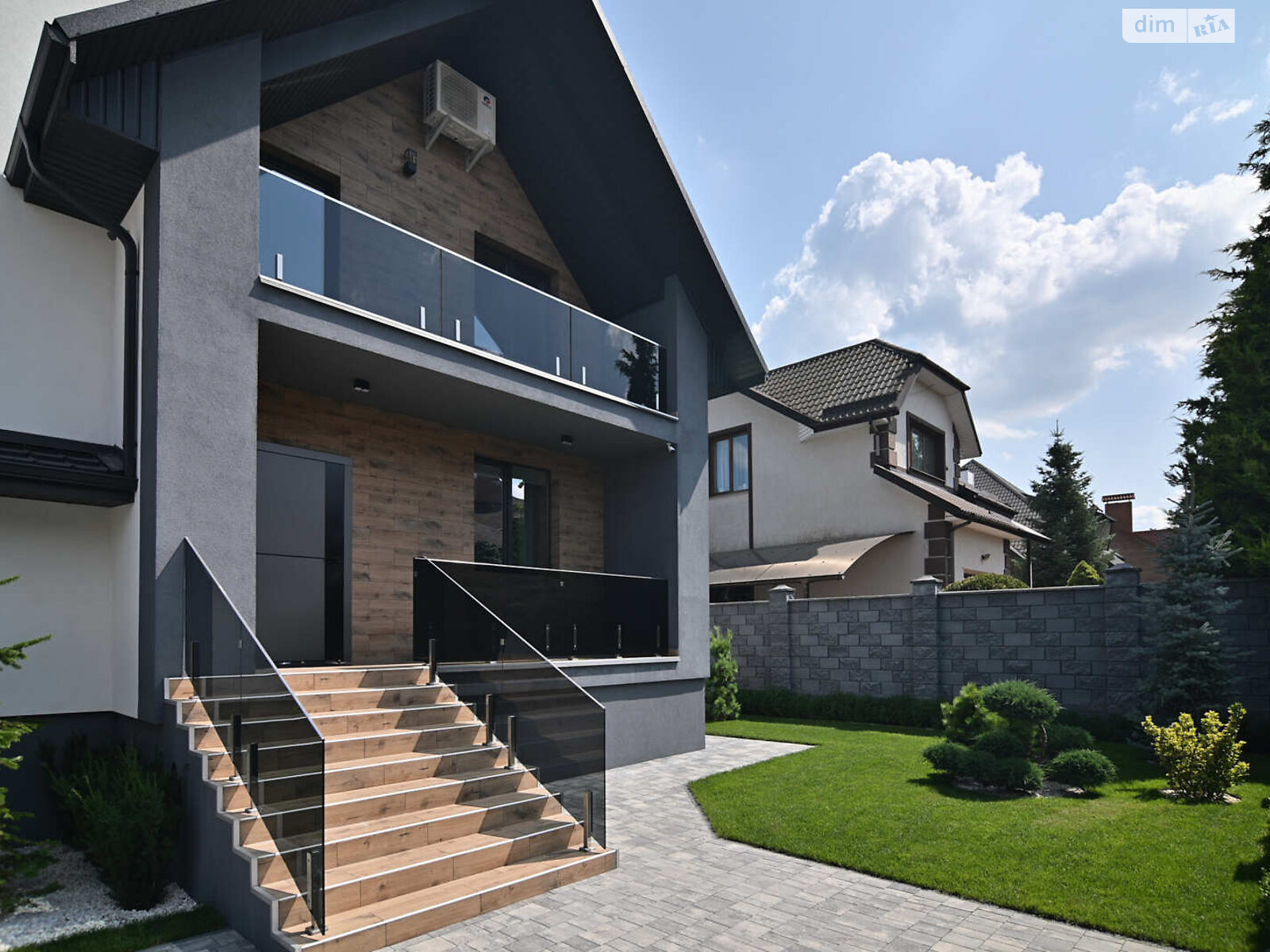 двоповерховий будинок з верандою, 207.3 кв. м, цегла. Продаж в Рівному, район Мелроуз фото 1