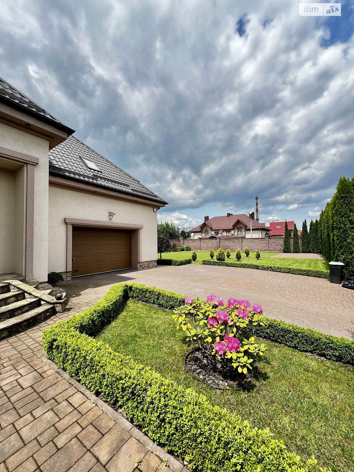 двоповерховий будинок з балконом, 217.4 кв. м, цегла. Продаж в Рівному, район Мелроуз фото 1 двоповерховий будинок з балконом, 217.4 кв. м, цегла. Продаж в Рівному, район Мелроуз фото 1