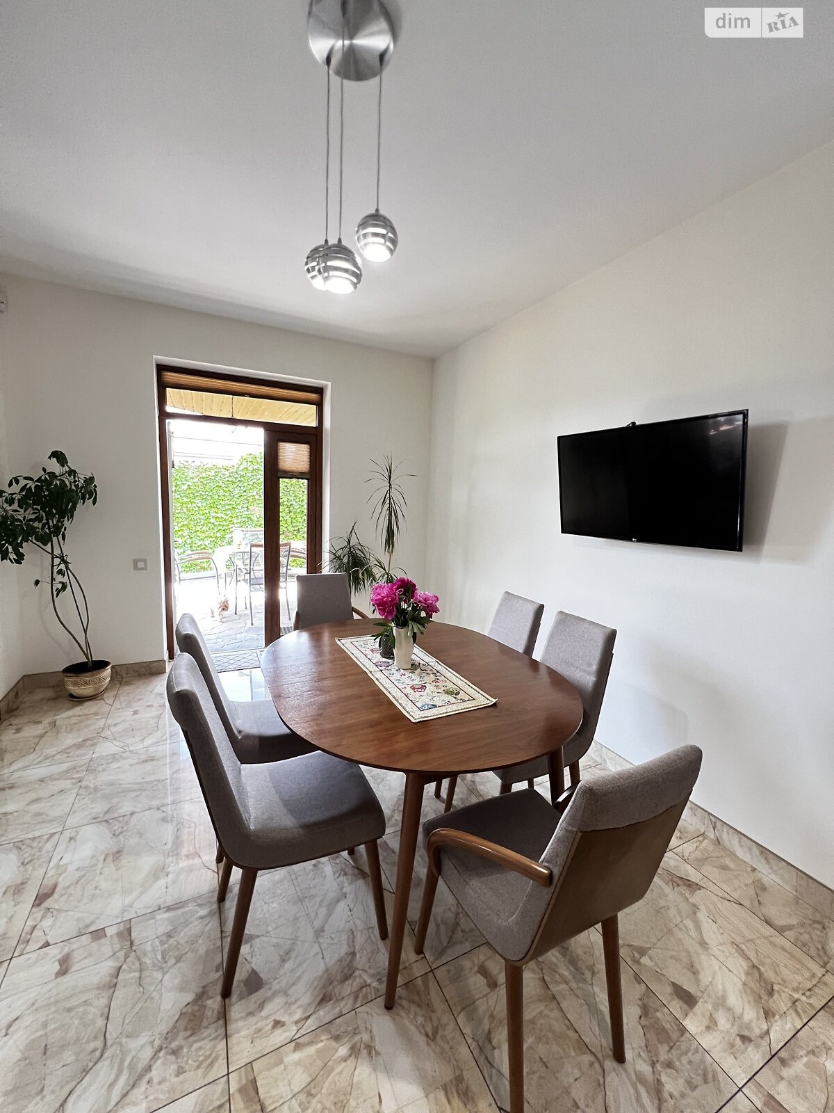 двоповерховий будинок з балконом, 217.4 кв. м, цегла. Продаж в Рівному, район Мелроуз фото 1 двоповерховий будинок з балконом, 217.4 кв. м, цегла. Продаж в Рівному, район Мелроуз фото 1