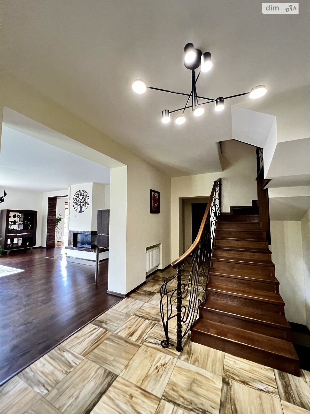 двоповерховий будинок з балконом, 217.4 кв. м, цегла. Продаж в Рівному, район Мелроуз фото 1 двоповерховий будинок з балконом, 217.4 кв. м, цегла. Продаж в Рівному, район Мелроуз фото 1