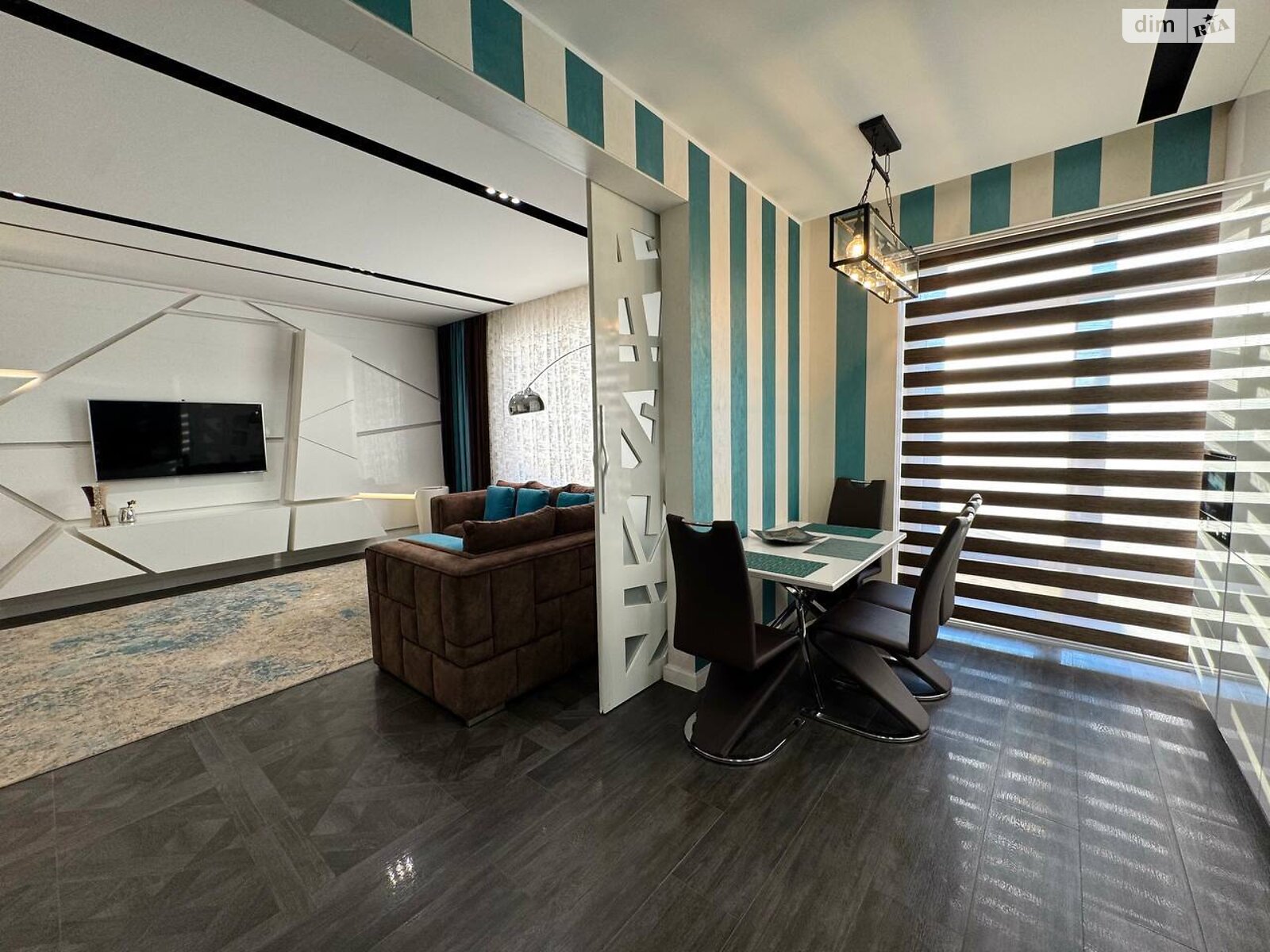двухэтажный дом с балконом, 289.5 кв. м, кирпич. Продажа в Ровно фото 1 двухэтажный дом с балконом, 289.5 кв. м, кирпич. Продажа в Ровно фото 1