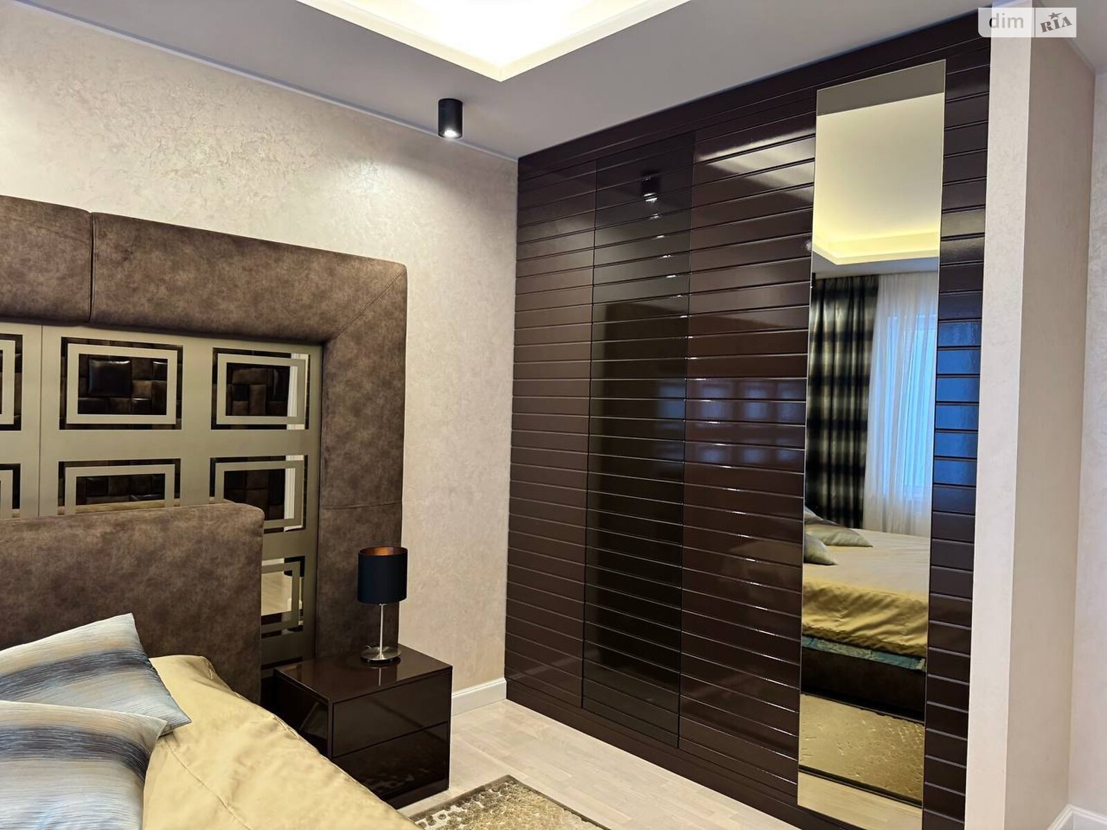двухэтажный дом с балконом, 289.5 кв. м, кирпич. Продажа в Ровно фото 1 двухэтажный дом с балконом, 289.5 кв. м, кирпич. Продажа в Ровно фото 1