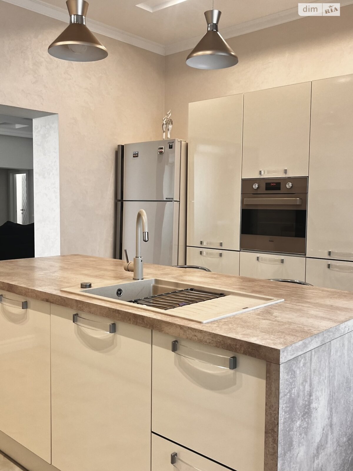 одноповерховий будинок з ремонтом, 220 кв. м, цегла. Продаж в Рівному, район Новий Двір фото 1 одноповерховий будинок з ремонтом, 220 кв. м, цегла. Продаж в Рівному, район Новий Двір фото 1