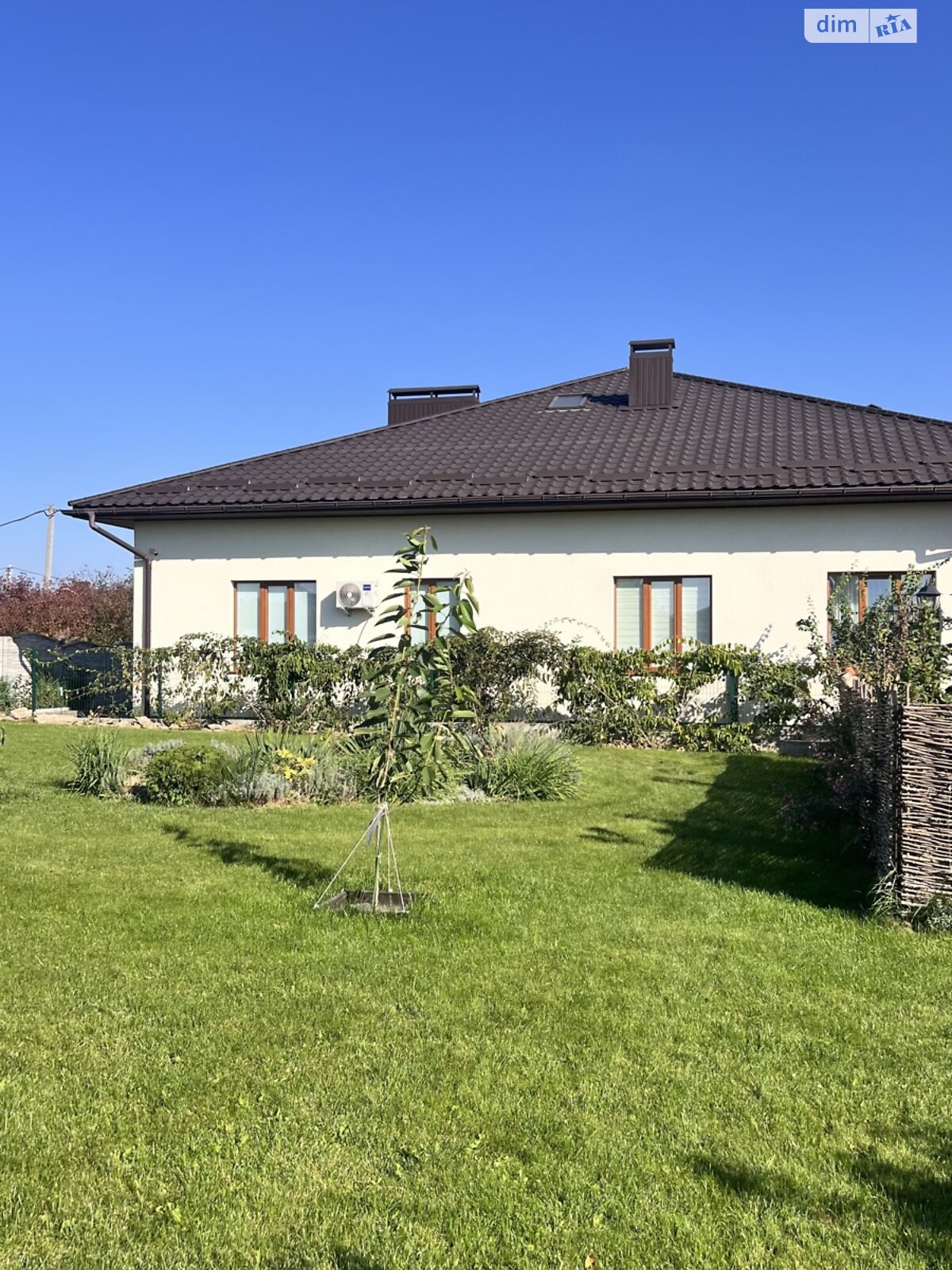 одноповерховий будинок з ремонтом, 220 кв. м, цегла. Продаж в Рівному, район Новий Двір фото 1 одноповерховий будинок з ремонтом, 220 кв. м, цегла. Продаж в Рівному, район Новий Двір фото 1