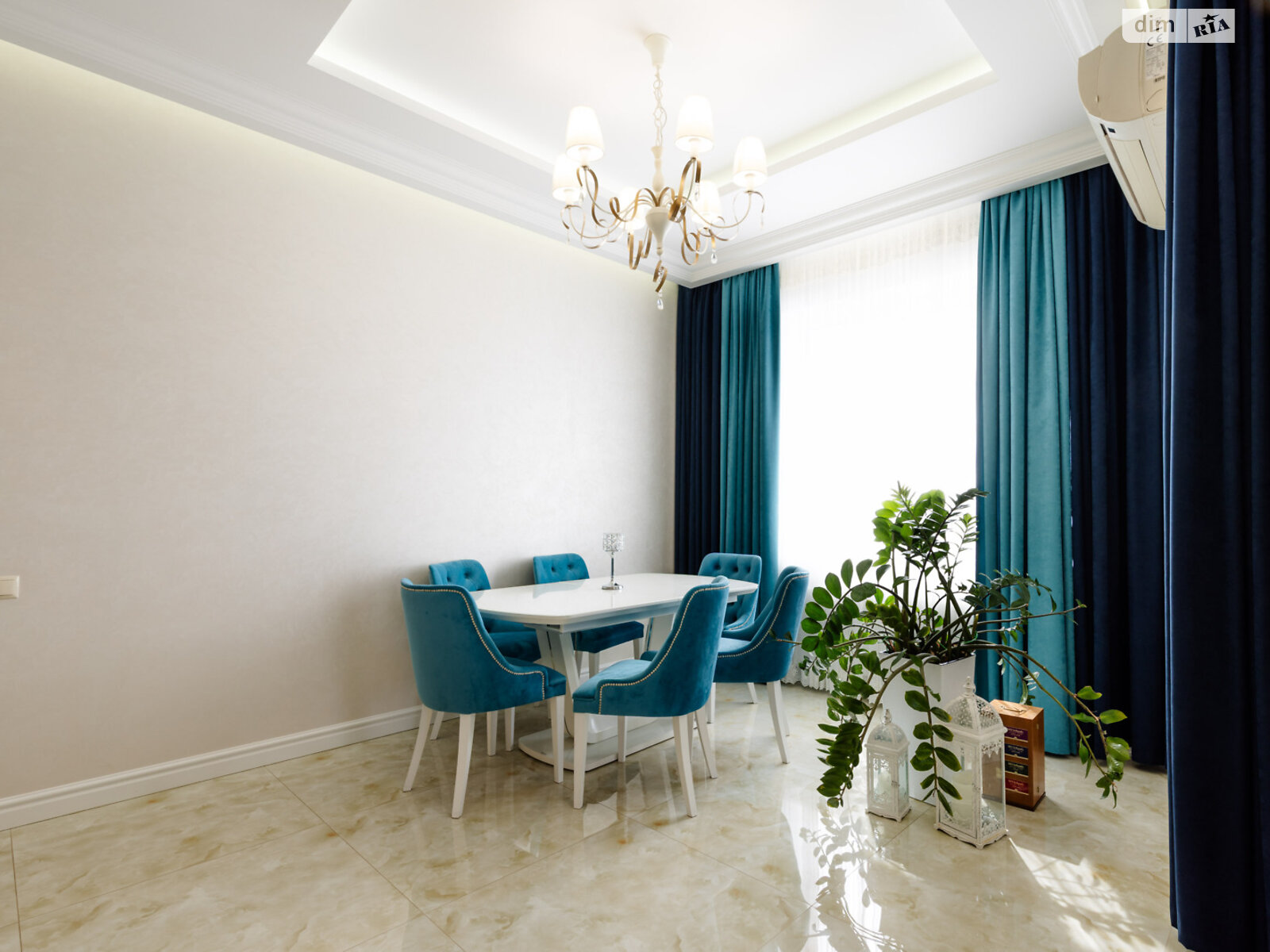 одноповерховий будинок з ремонтом, 220 кв. м, цегла. Продаж в Рівному, район Новий Двір фото 1 одноповерховий будинок з ремонтом, 220 кв. м, цегла. Продаж в Рівному, район Новий Двір фото 1