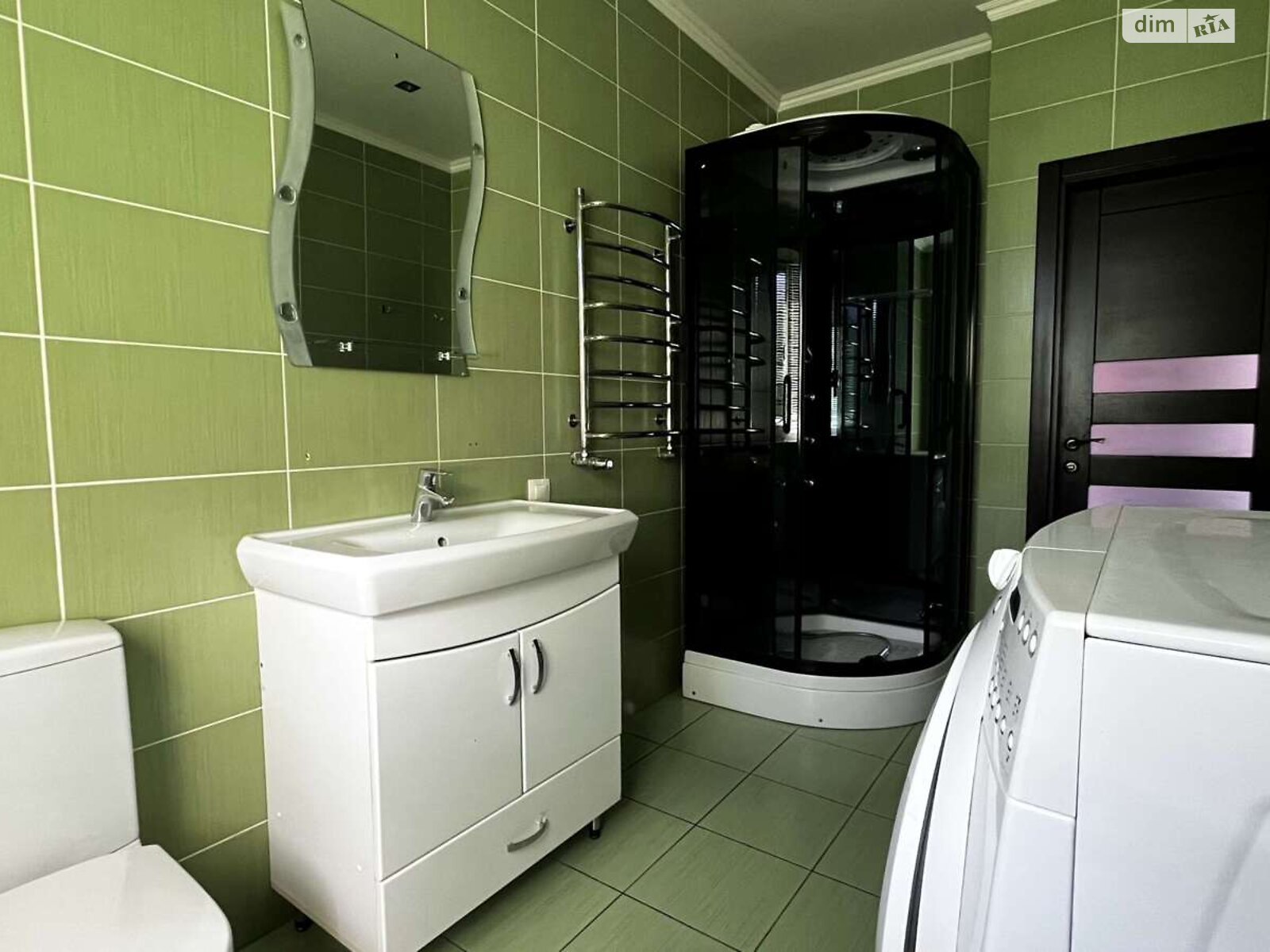 трехэтажный дом с ремонтом, 230 кв. м, кирпич. Продажа в Ровно район Новый Двор фото 1