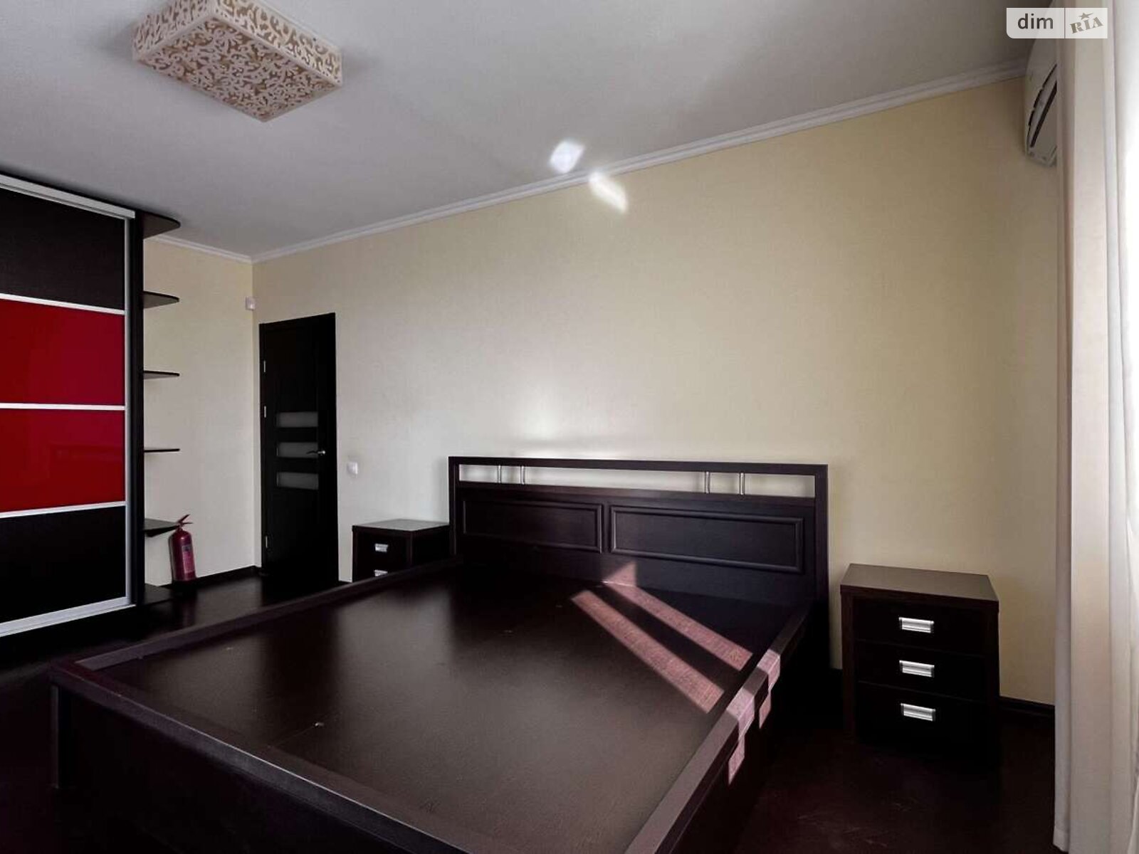 трехэтажный дом с ремонтом, 230 кв. м, кирпич. Продажа в Ровно район Новый Двор фото 1