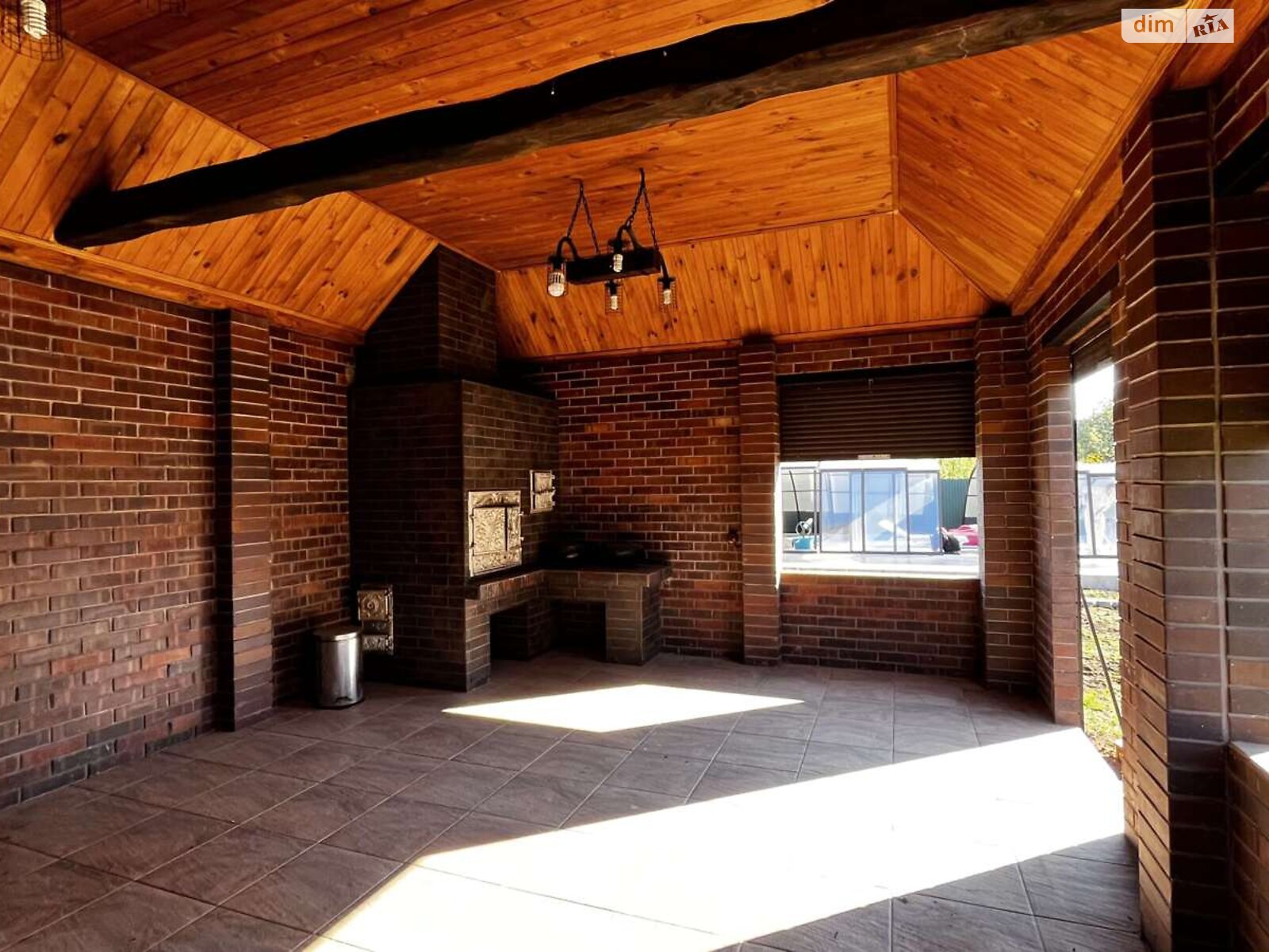 трехэтажный дом с ремонтом, 230 кв. м, кирпич. Продажа в Ровно район Новый Двор фото 1