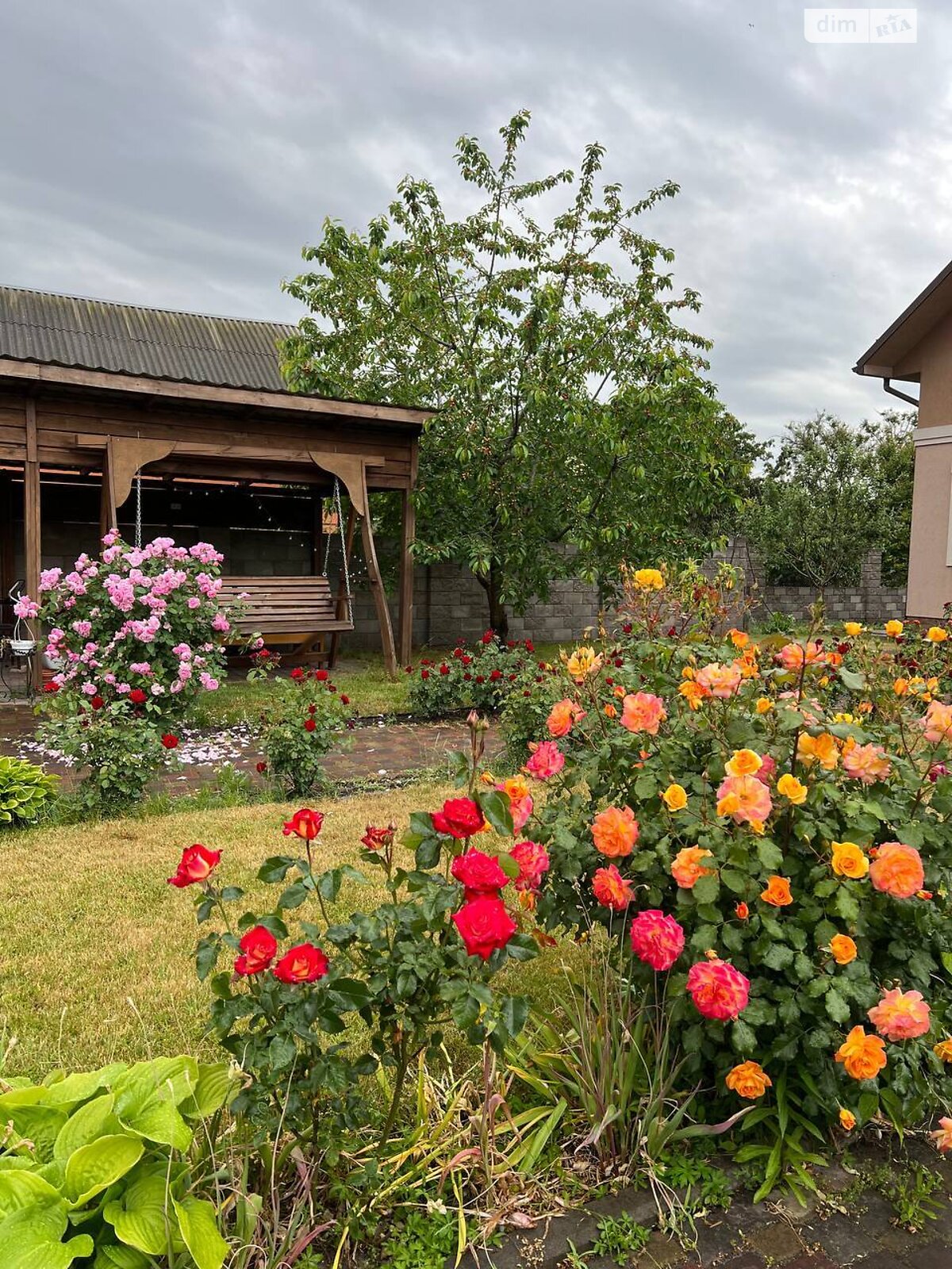 двухэтажный дом с балконом, 316.2 кв. м, кирпич. Продажа в Ровно район Пивзавод фото 1 двухэтажный дом с балконом, 316.2 кв. м, кирпич. Продажа в Ровно район Пивзавод фото 1