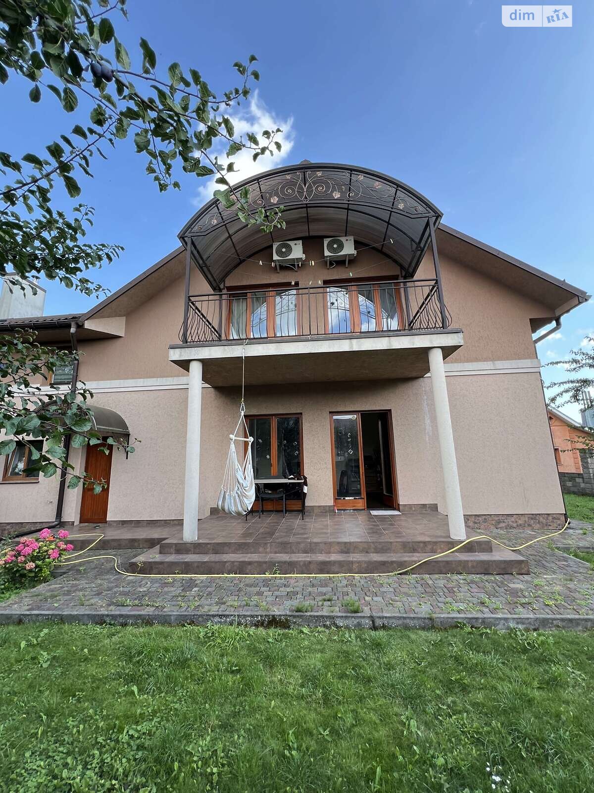 двухэтажный дом с балконом, 316.2 кв. м, кирпич. Продажа в Ровно район Пивзавод фото 1 двухэтажный дом с балконом, 316.2 кв. м, кирпич. Продажа в Ровно район Пивзавод фото 1