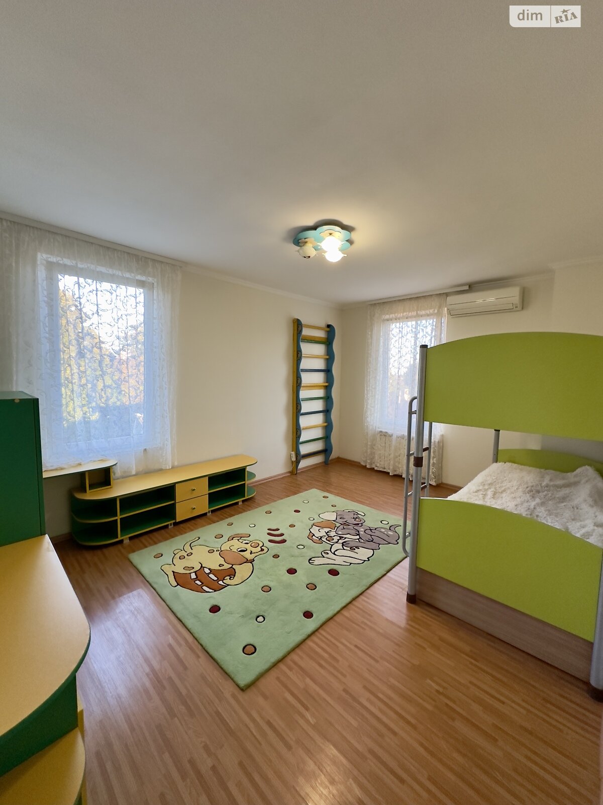 двоповерховий будинок з гаражем, 135 кв. м, пеноблок. Продаж в Рівному, район Пивзавод фото 1