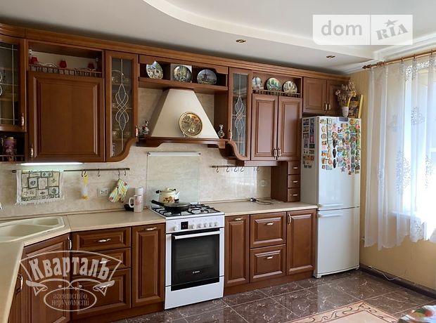 трехэтажный дом с подвалом, 347 кв. м, кирпич. Продажа в Ровно район ПМК-100 фото 1 трехэтажный дом с подвалом, 347 кв. м, кирпич. Продажа в Ровно район ПМК-100 фото 1