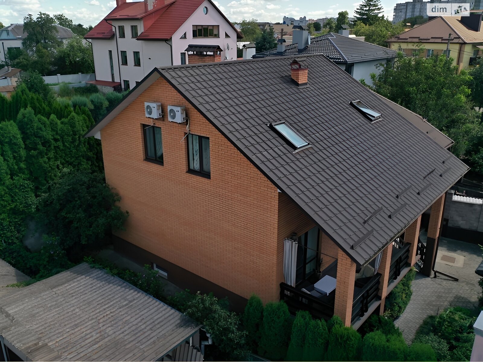 двухэтажный дом с гаражом, 213.9 кв. м, кирпич. Продажа в Ровно район Политон фото 1 двухэтажный дом с гаражом, 213.9 кв. м, кирпич. Продажа в Ровно район Политон фото 1