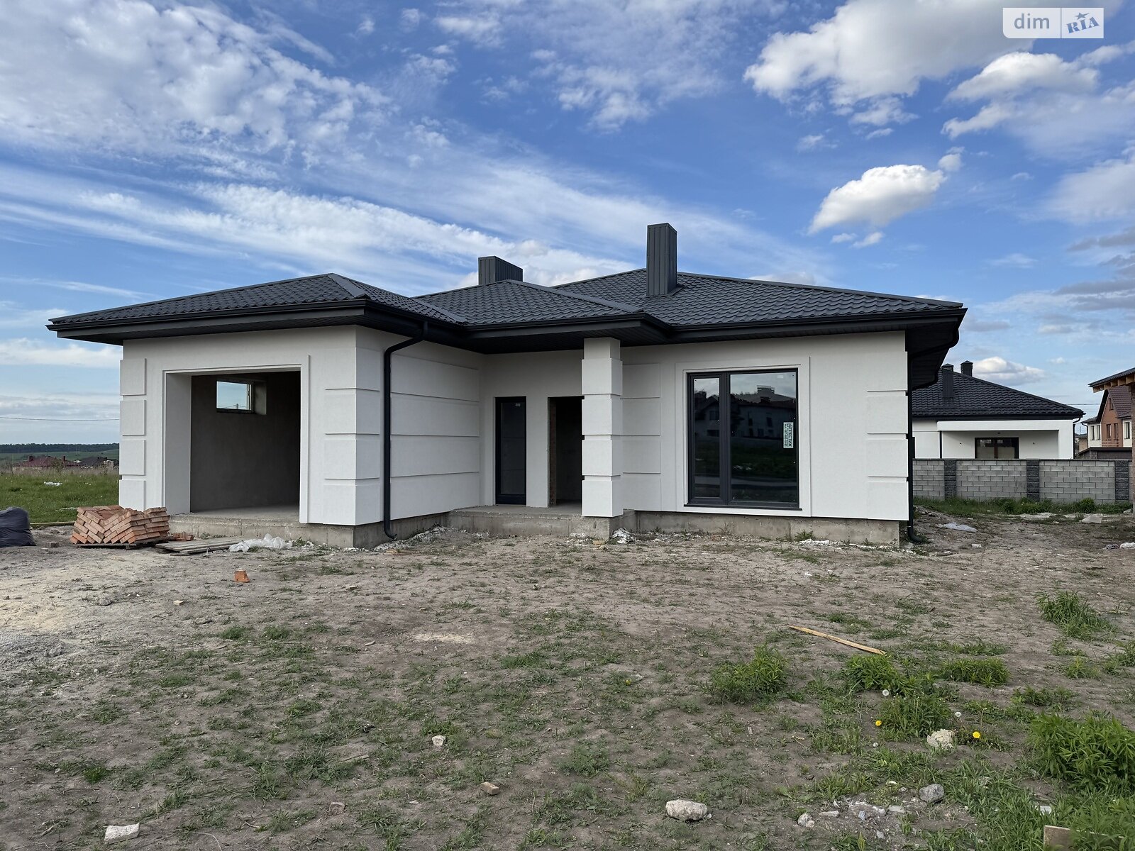 одноэтажный дом с гаражом, 150 кв. м, кирпич. Продажа в Ровно фото 1 одноэтажный дом с гаражом, 150 кв. м, кирпич. Продажа в Ровно фото 1