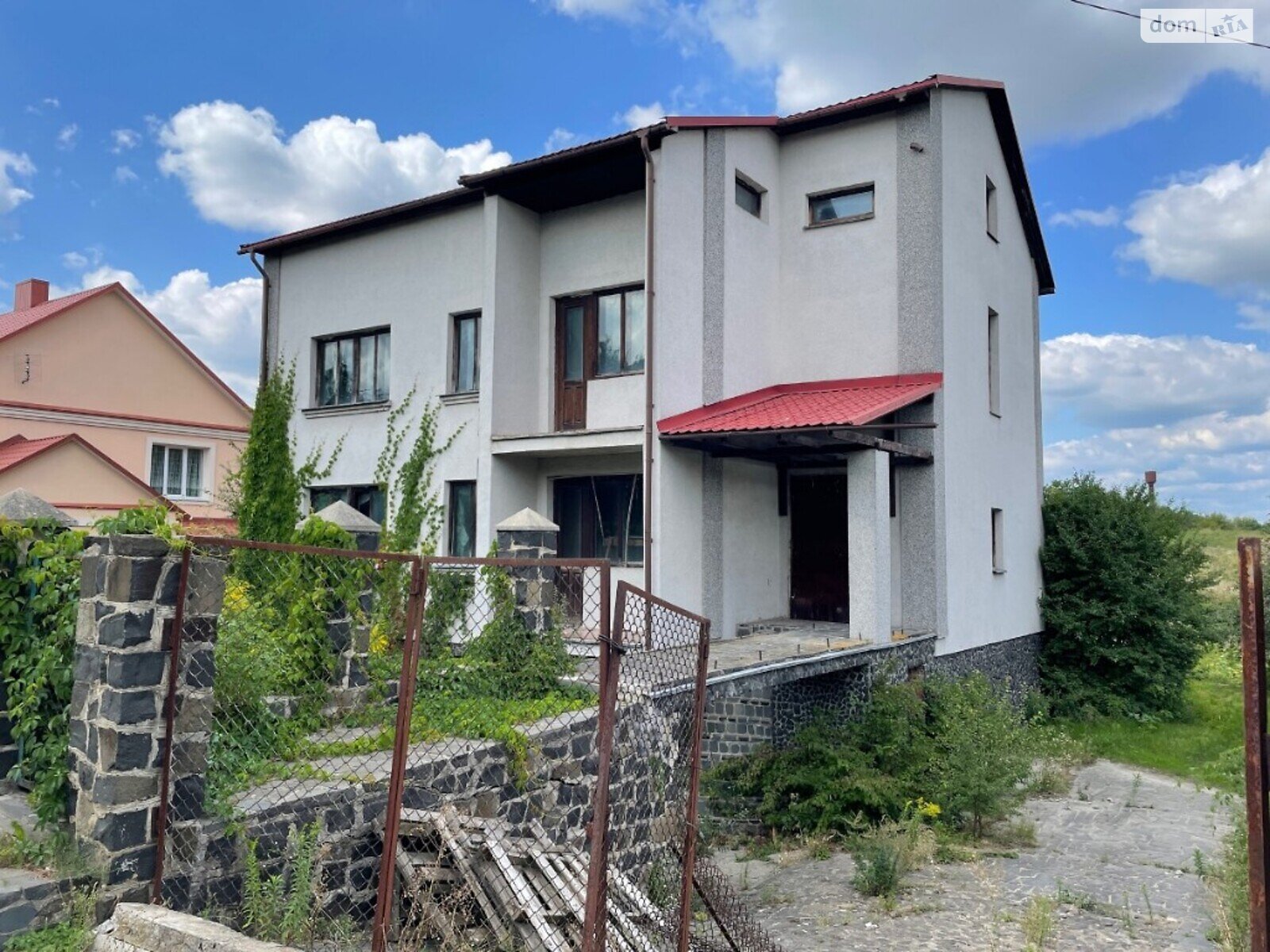 трехэтажный дом без мебели, 460 кв. м, кирпич. Продажа в Ровно район Счастливое фото 1 трехэтажный дом без мебели, 460 кв. м, кирпич. Продажа в Ровно район Счастливое фото 1