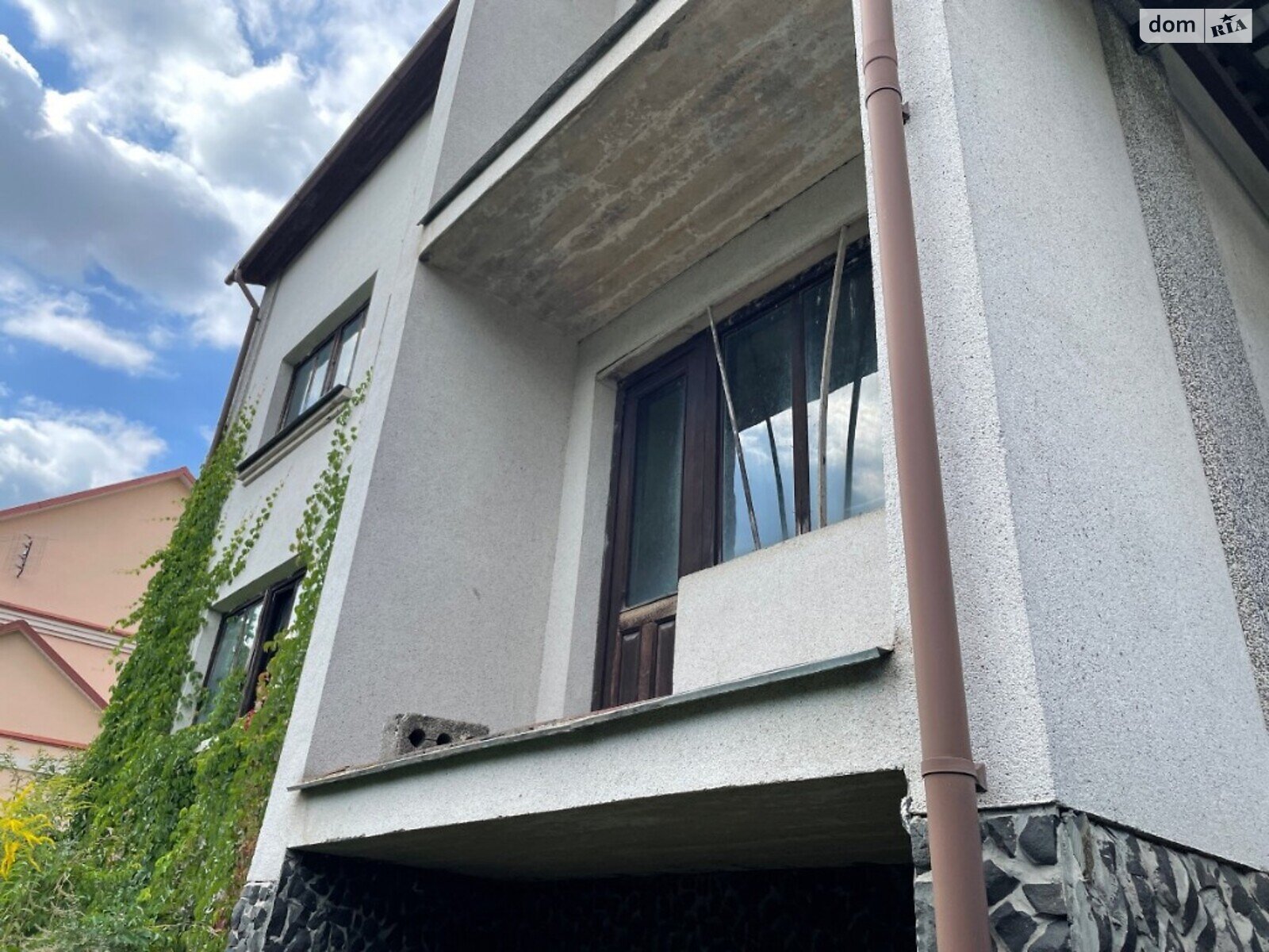 трехэтажный дом без мебели, 460 кв. м, кирпич. Продажа в Ровно район Счастливое фото 1 трехэтажный дом без мебели, 460 кв. м, кирпич. Продажа в Ровно район Счастливое фото 1