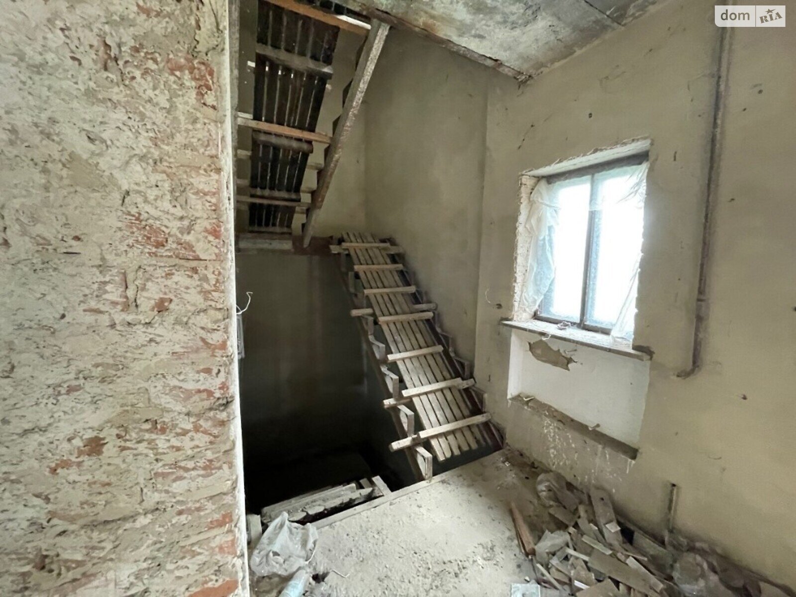 трехэтажный дом без мебели, 460 кв. м, кирпич. Продажа в Ровно район Счастливое фото 1 трехэтажный дом без мебели, 460 кв. м, кирпич. Продажа в Ровно район Счастливое фото 1