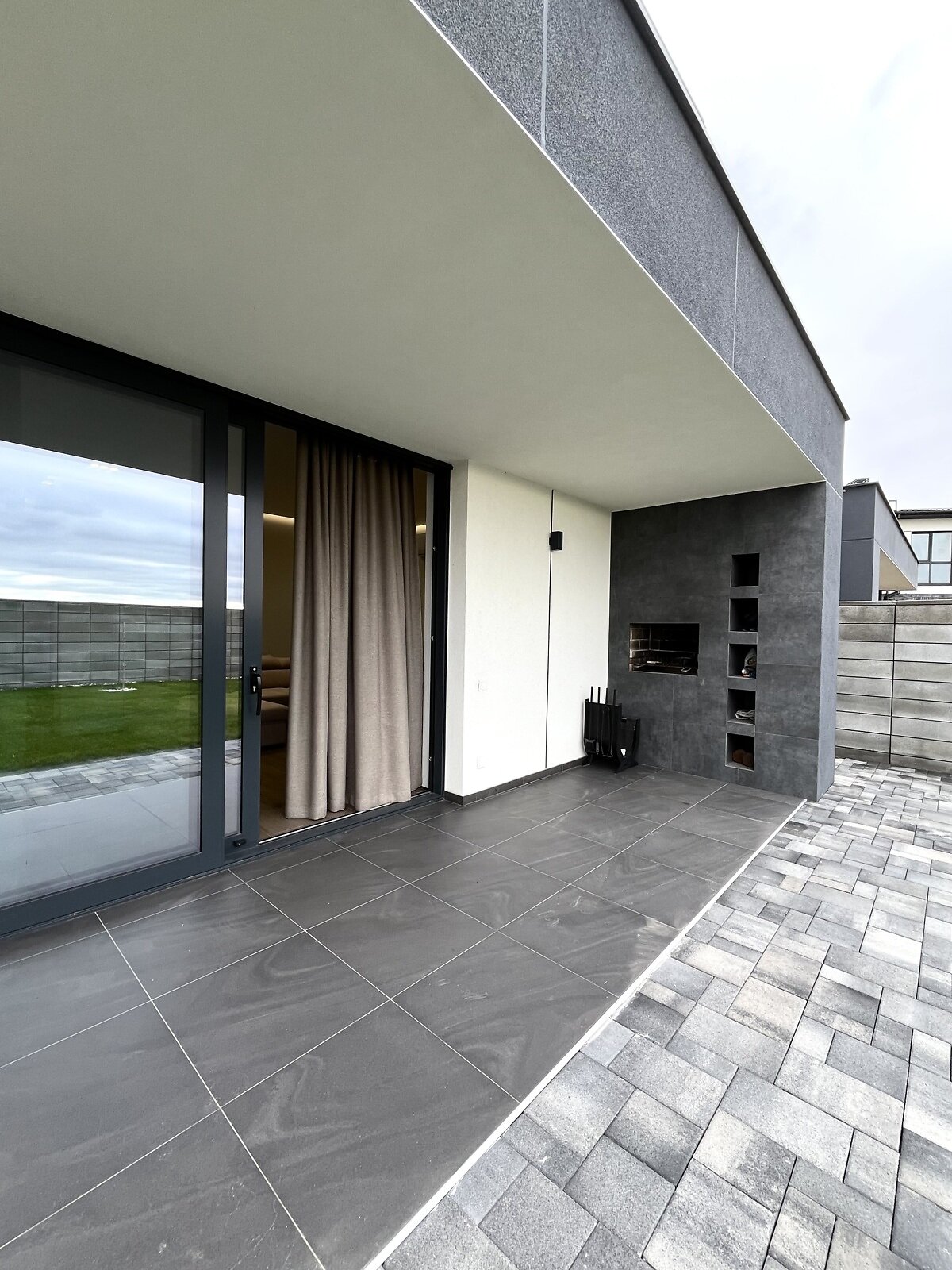 двоповерховий будинок з гаражем, 192 кв. м, цегла. Продаж в Рівному, район Щасливе фото 1 двоповерховий будинок з гаражем, 192 кв. м, цегла. Продаж в Рівному, район Щасливе фото 1