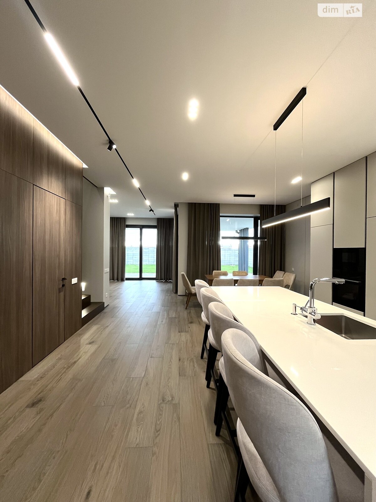 двоповерховий будинок з гаражем, 192 кв. м, цегла. Продаж в Рівному, район Щасливе фото 1 двоповерховий будинок з гаражем, 192 кв. м, цегла. Продаж в Рівному, район Щасливе фото 1