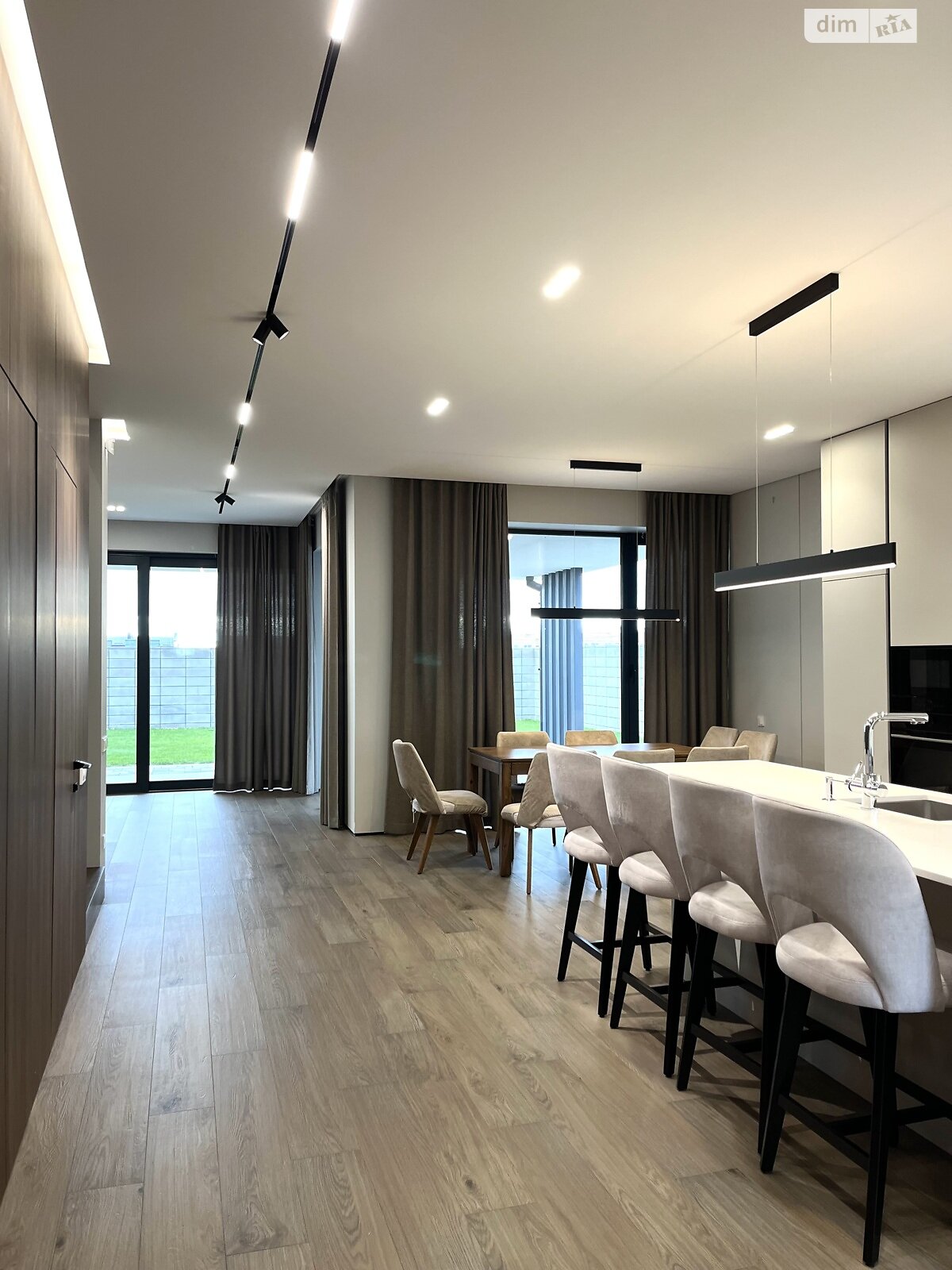 двоповерховий будинок з гаражем, 192 кв. м, цегла. Продаж в Рівному, район Щасливе фото 1 двоповерховий будинок з гаражем, 192 кв. м, цегла. Продаж в Рівному, район Щасливе фото 1