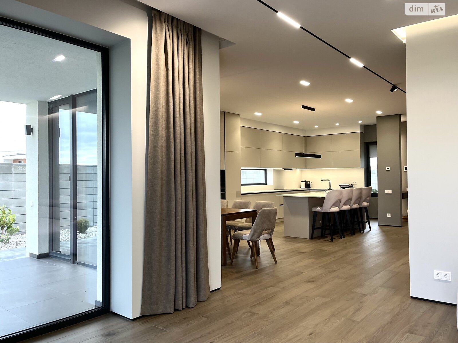 двоповерховий будинок з гаражем, 192 кв. м, цегла. Продаж в Рівному, район Щасливе фото 1 двоповерховий будинок з гаражем, 192 кв. м, цегла. Продаж в Рівному, район Щасливе фото 1