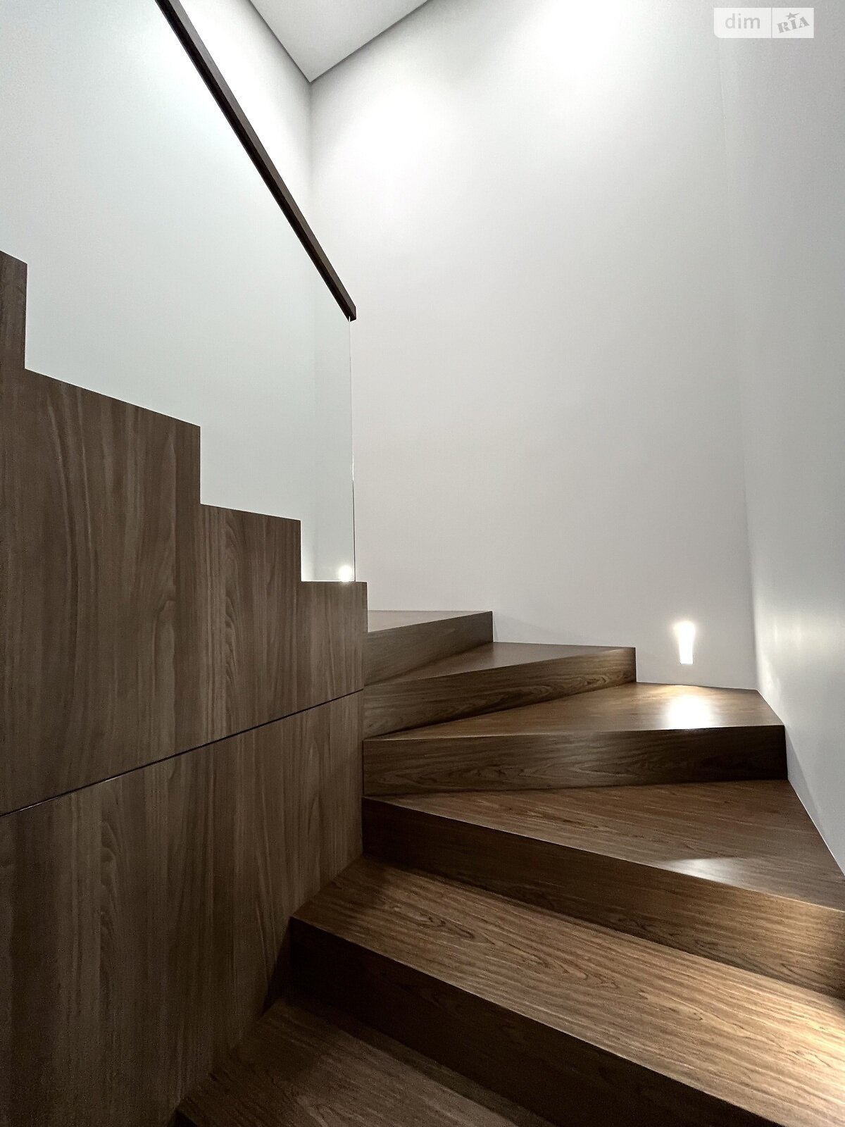 двоповерховий будинок з гаражем, 192 кв. м, цегла. Продаж в Рівному, район Щасливе фото 1 двоповерховий будинок з гаражем, 192 кв. м, цегла. Продаж в Рівному, район Щасливе фото 1