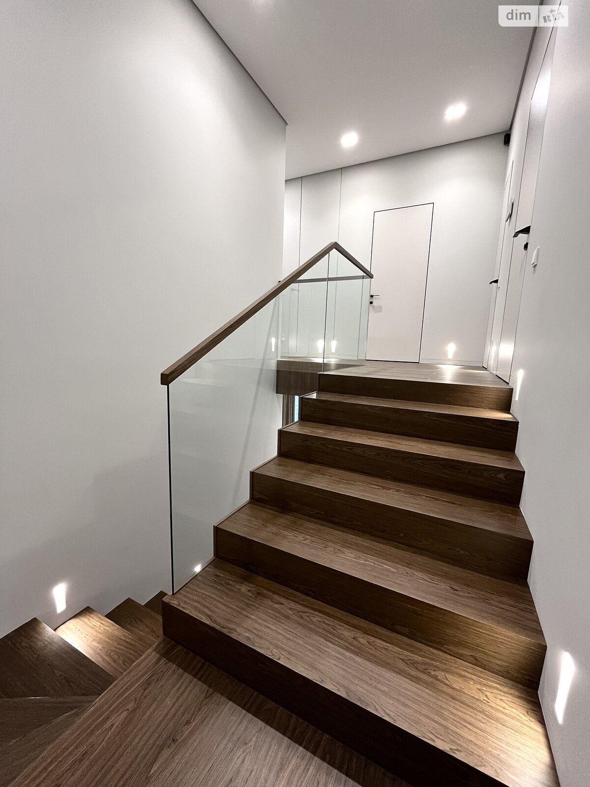 двоповерховий будинок з гаражем, 192 кв. м, цегла. Продаж в Рівному, район Щасливе фото 1 двоповерховий будинок з гаражем, 192 кв. м, цегла. Продаж в Рівному, район Щасливе фото 1