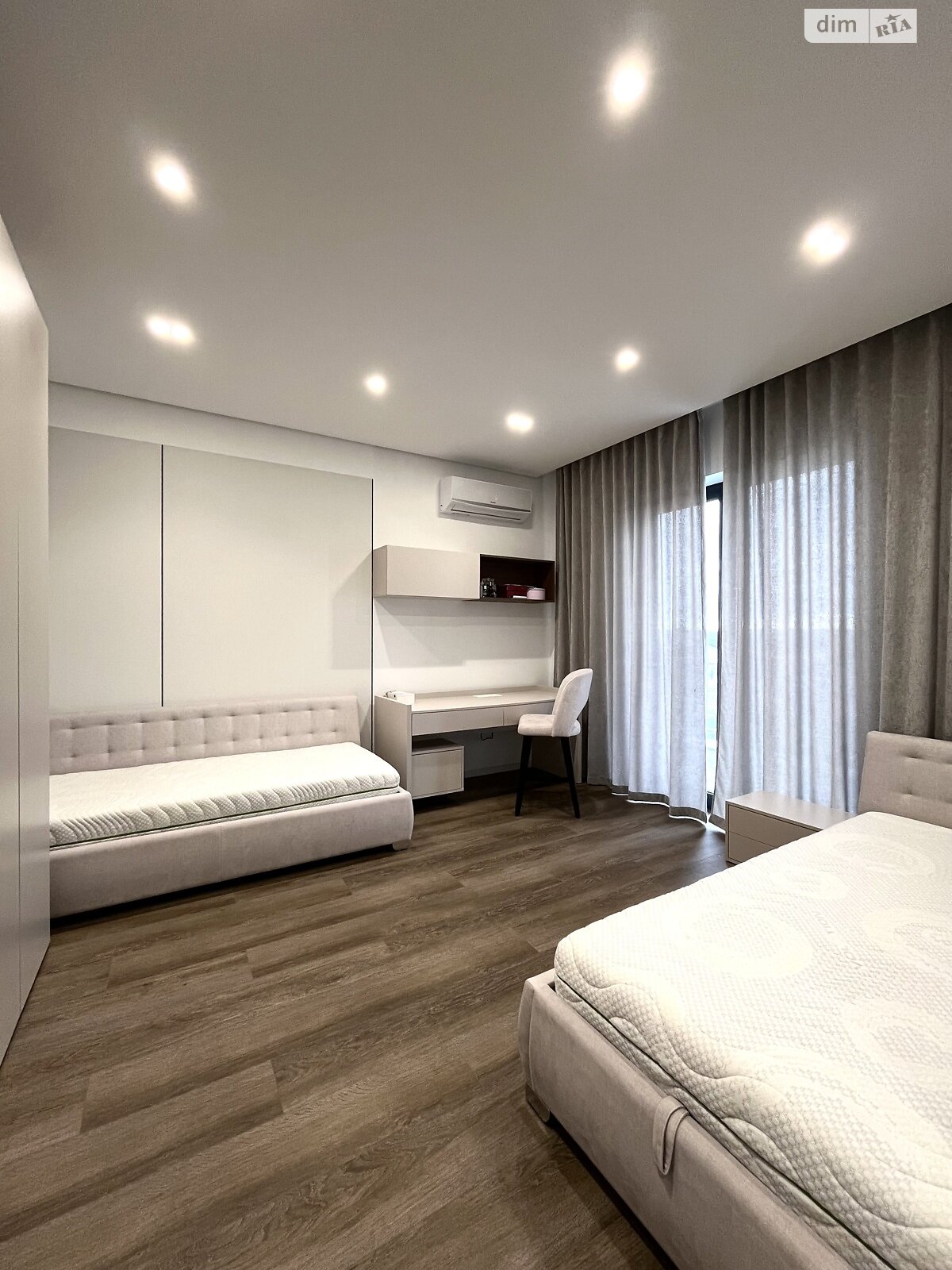 двоповерховий будинок з гаражем, 192 кв. м, цегла. Продаж в Рівному, район Щасливе фото 1 двоповерховий будинок з гаражем, 192 кв. м, цегла. Продаж в Рівному, район Щасливе фото 1