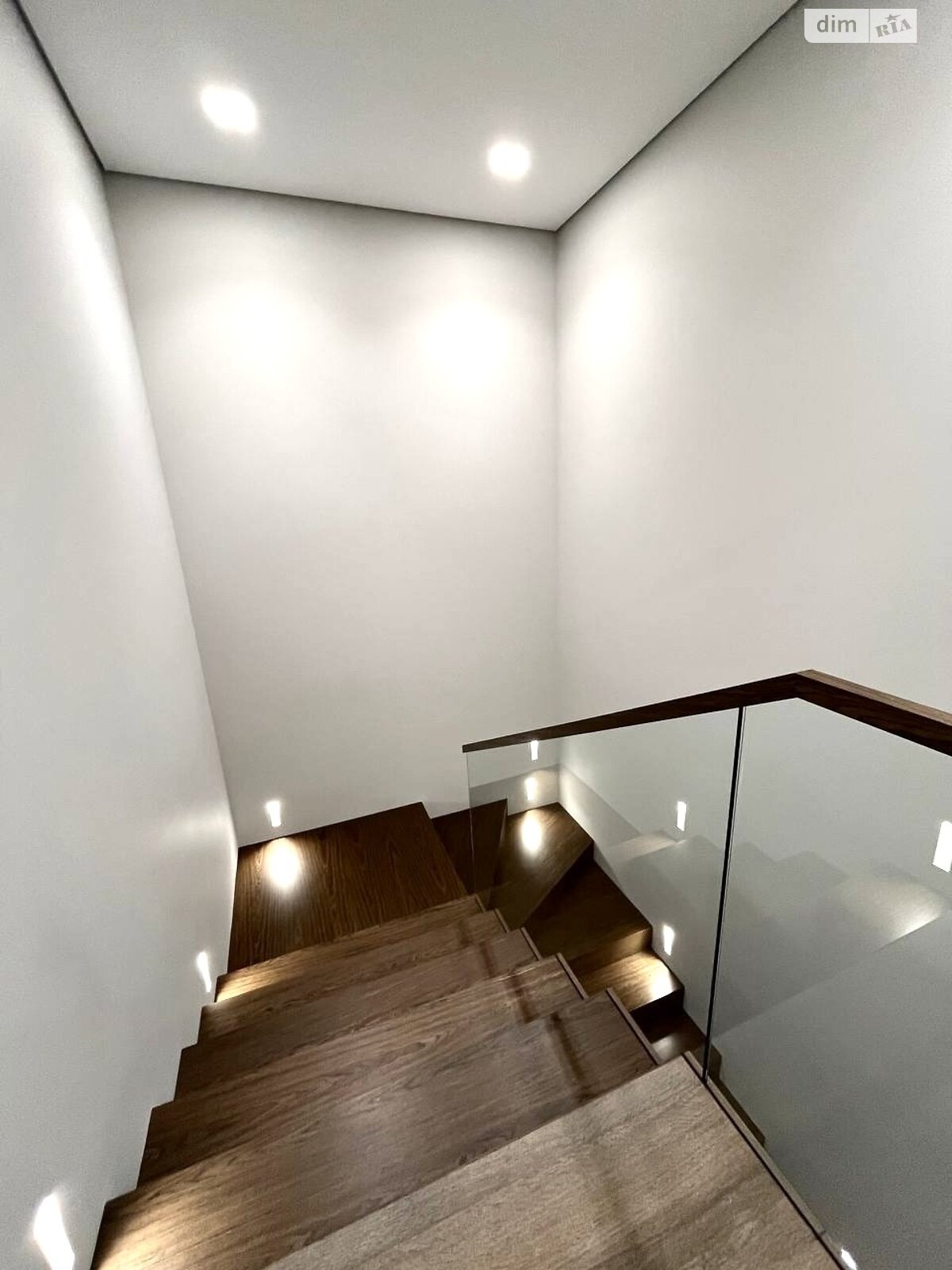 двоповерховий будинок з гаражем, 192 кв. м, цегла. Продаж в Рівному, район Щасливе фото 1 двоповерховий будинок з гаражем, 192 кв. м, цегла. Продаж в Рівному, район Щасливе фото 1