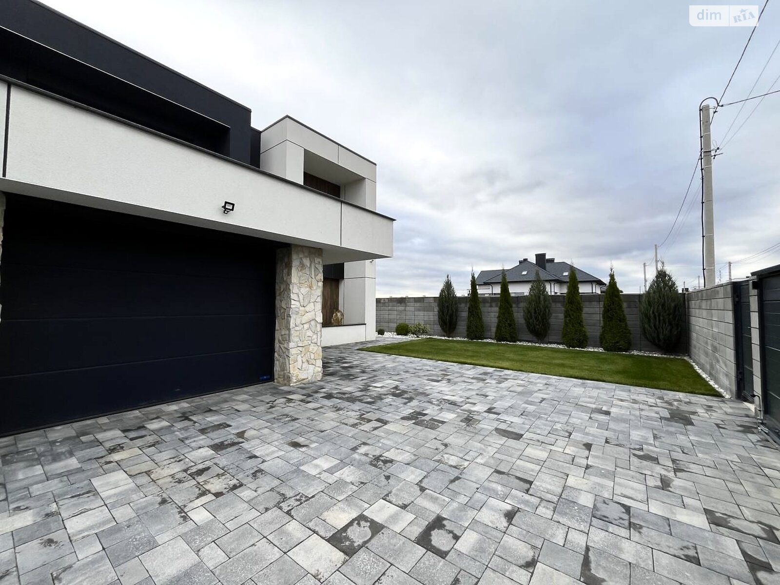 двоповерховий будинок з гаражем, 192 кв. м, цегла. Продаж в Рівному, район Щасливе фото 1 двоповерховий будинок з гаражем, 192 кв. м, цегла. Продаж в Рівному, район Щасливе фото 1