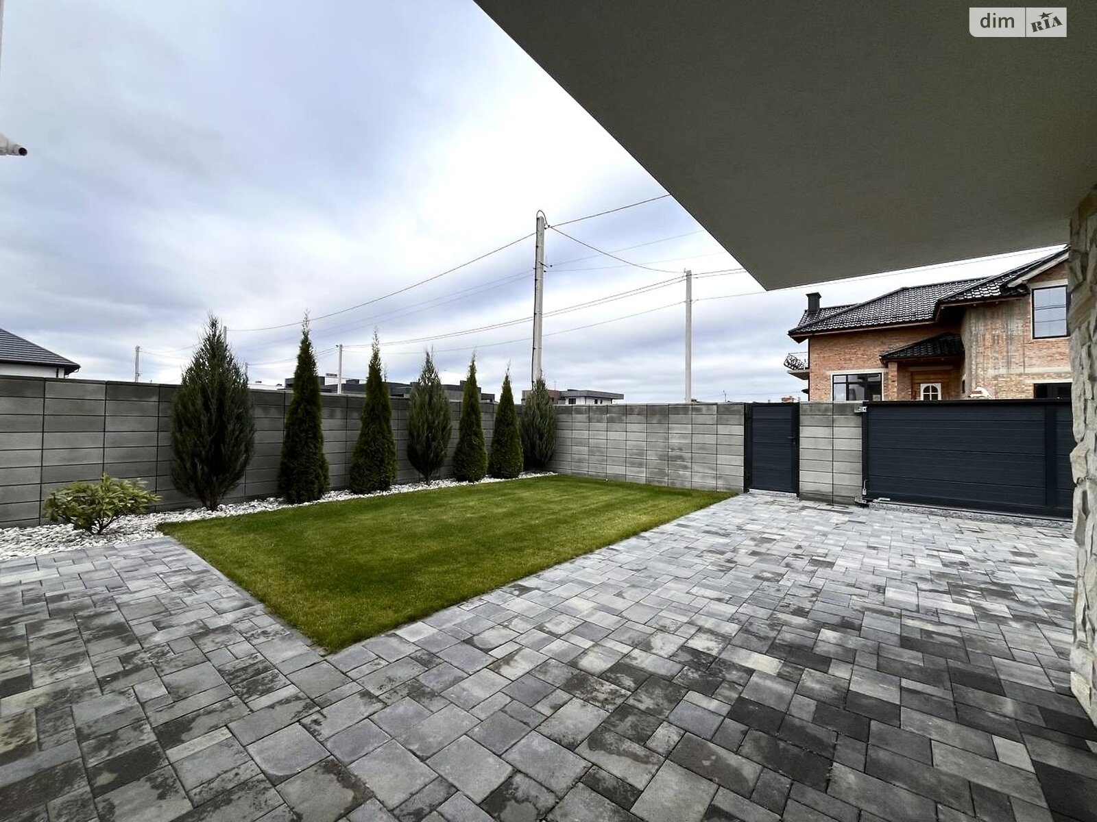 двоповерховий будинок з гаражем, 192 кв. м, цегла. Продаж в Рівному, район Щасливе фото 1 двоповерховий будинок з гаражем, 192 кв. м, цегла. Продаж в Рівному, район Щасливе фото 1