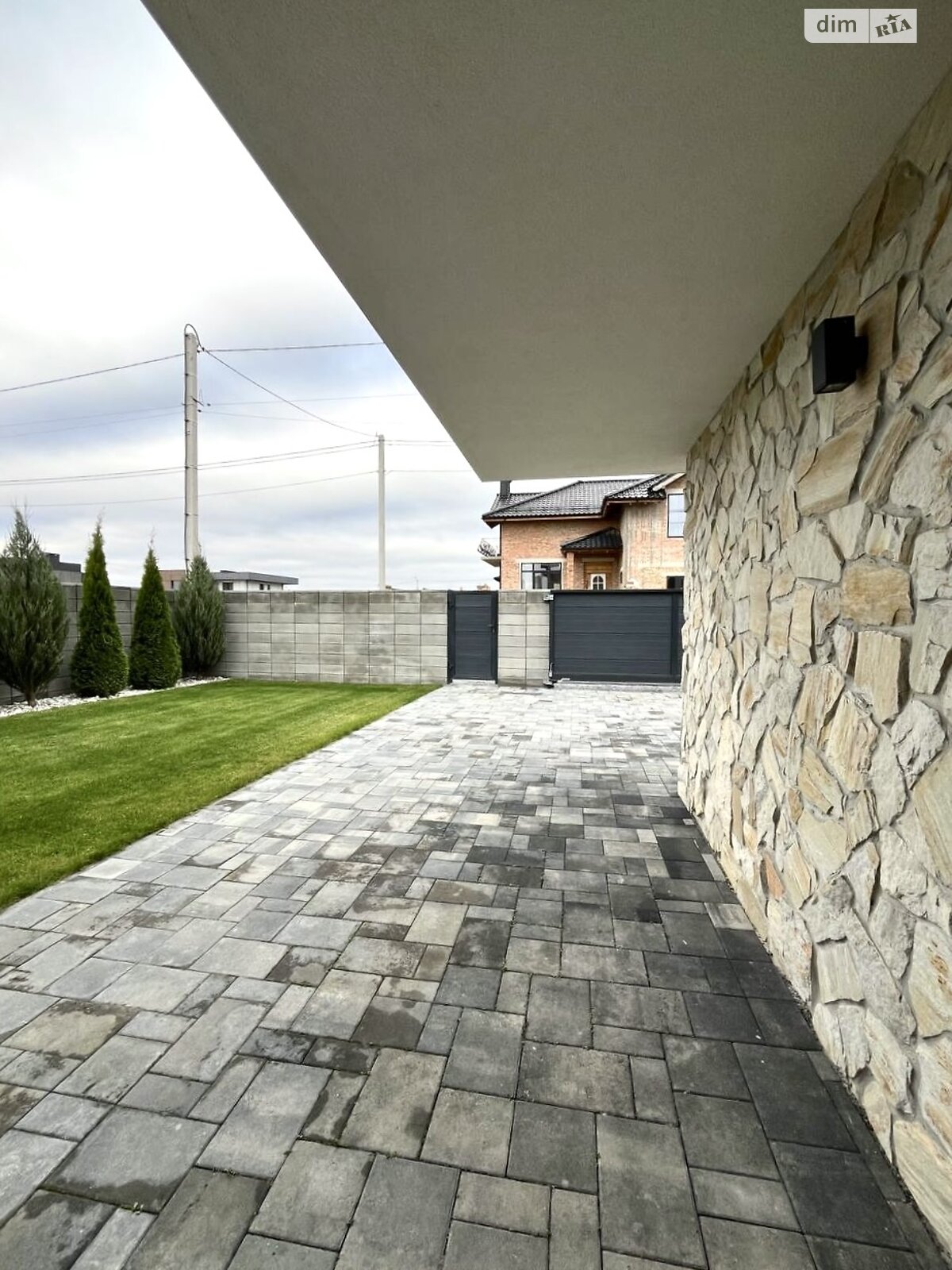двоповерховий будинок з гаражем, 192 кв. м, цегла. Продаж в Рівному, район Щасливе фото 1 двоповерховий будинок з гаражем, 192 кв. м, цегла. Продаж в Рівному, район Щасливе фото 1