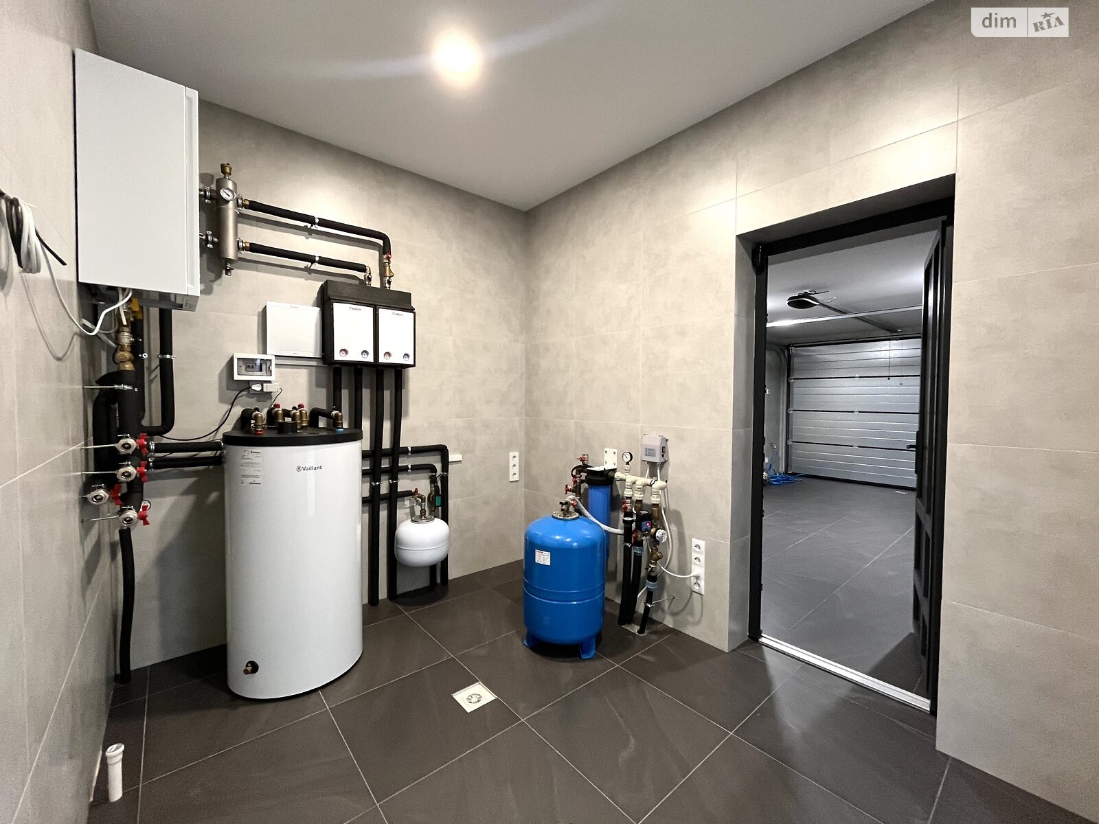 двоповерховий будинок з гаражем, 192 кв. м, цегла. Продаж в Рівному, район Щасливе фото 1 двоповерховий будинок з гаражем, 192 кв. м, цегла. Продаж в Рівному, район Щасливе фото 1