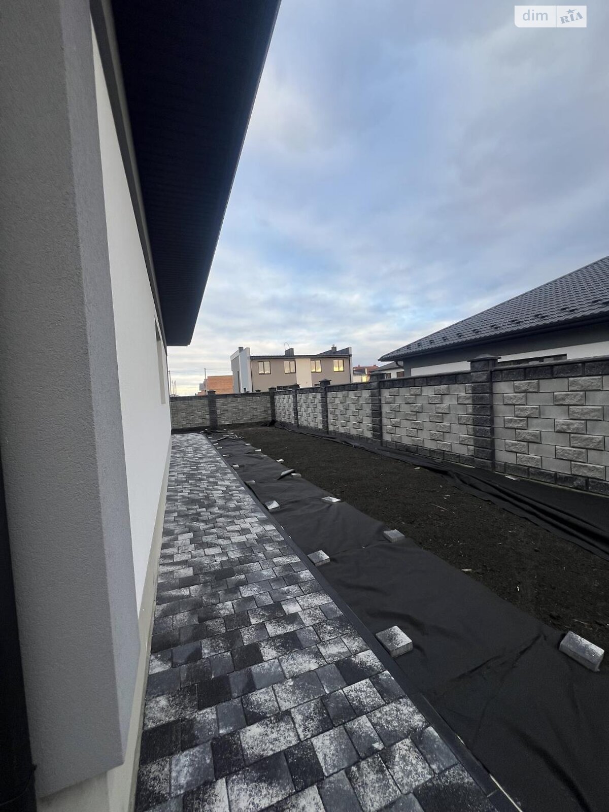 одноэтажный дом, 115 кв. м, кирпич. Продажа в Ровно район Счастливое фото 1