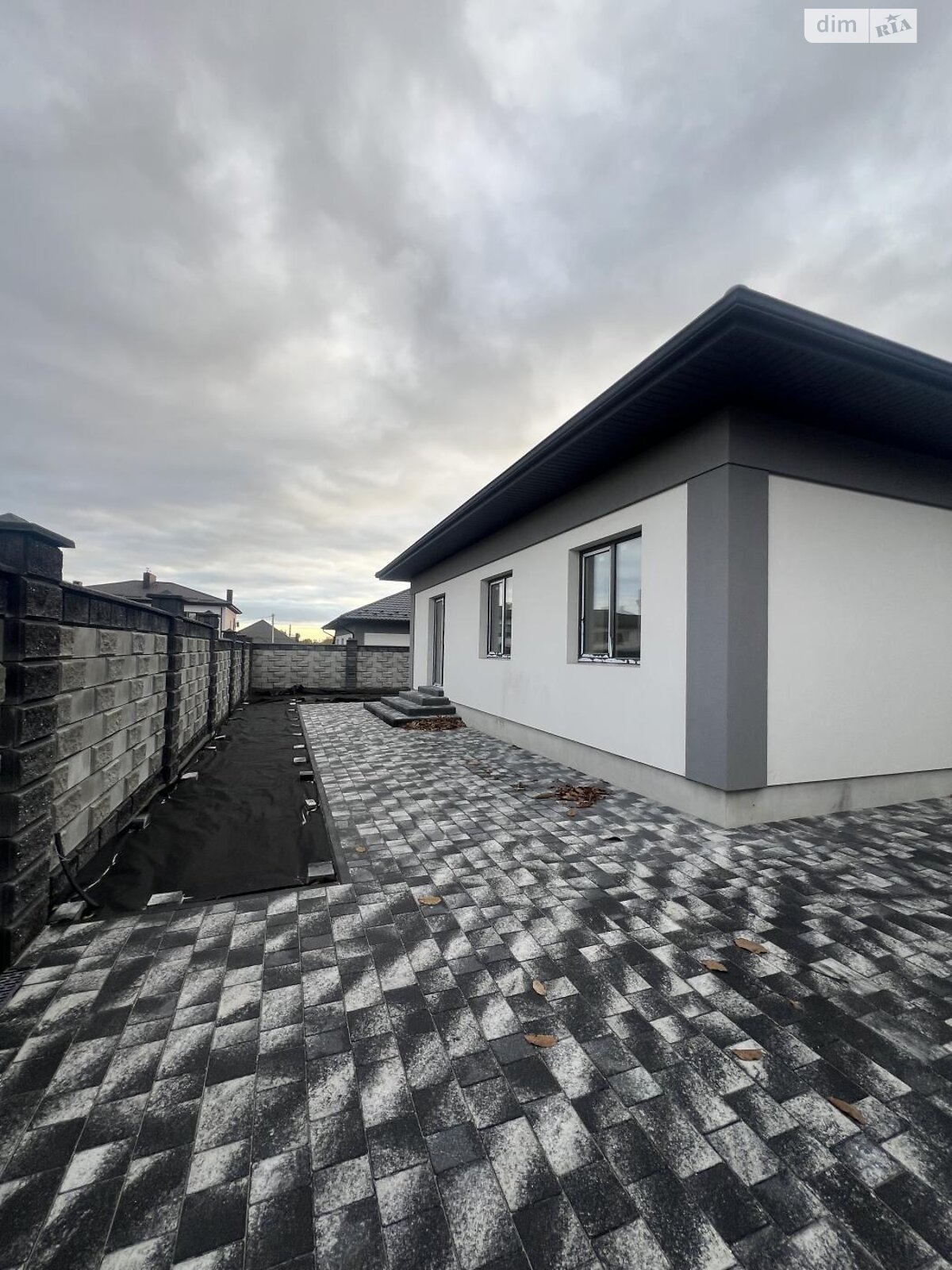 одноэтажный дом, 115 кв. м, кирпич. Продажа в Ровно район Счастливое фото 1