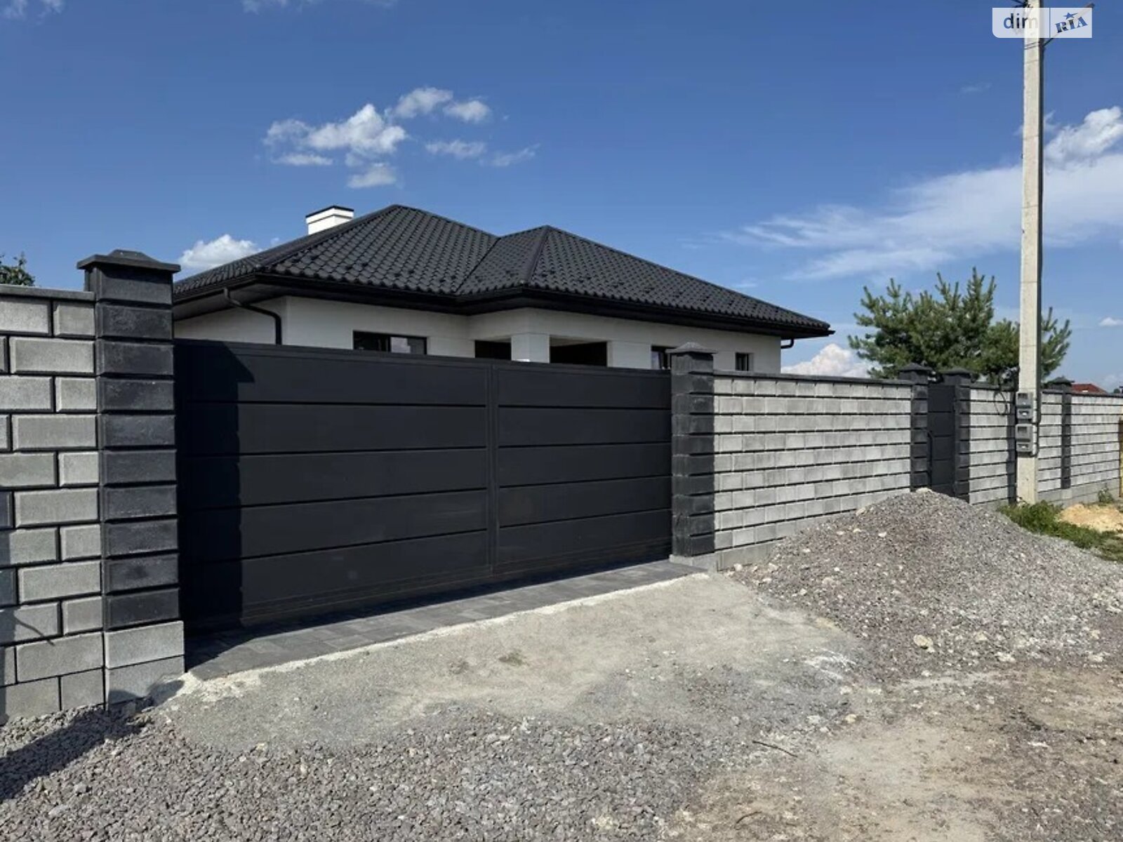 одноповерховий будинок, 126 кв. м, цегла. Продаж в Рівному, район Щасливе фото 1