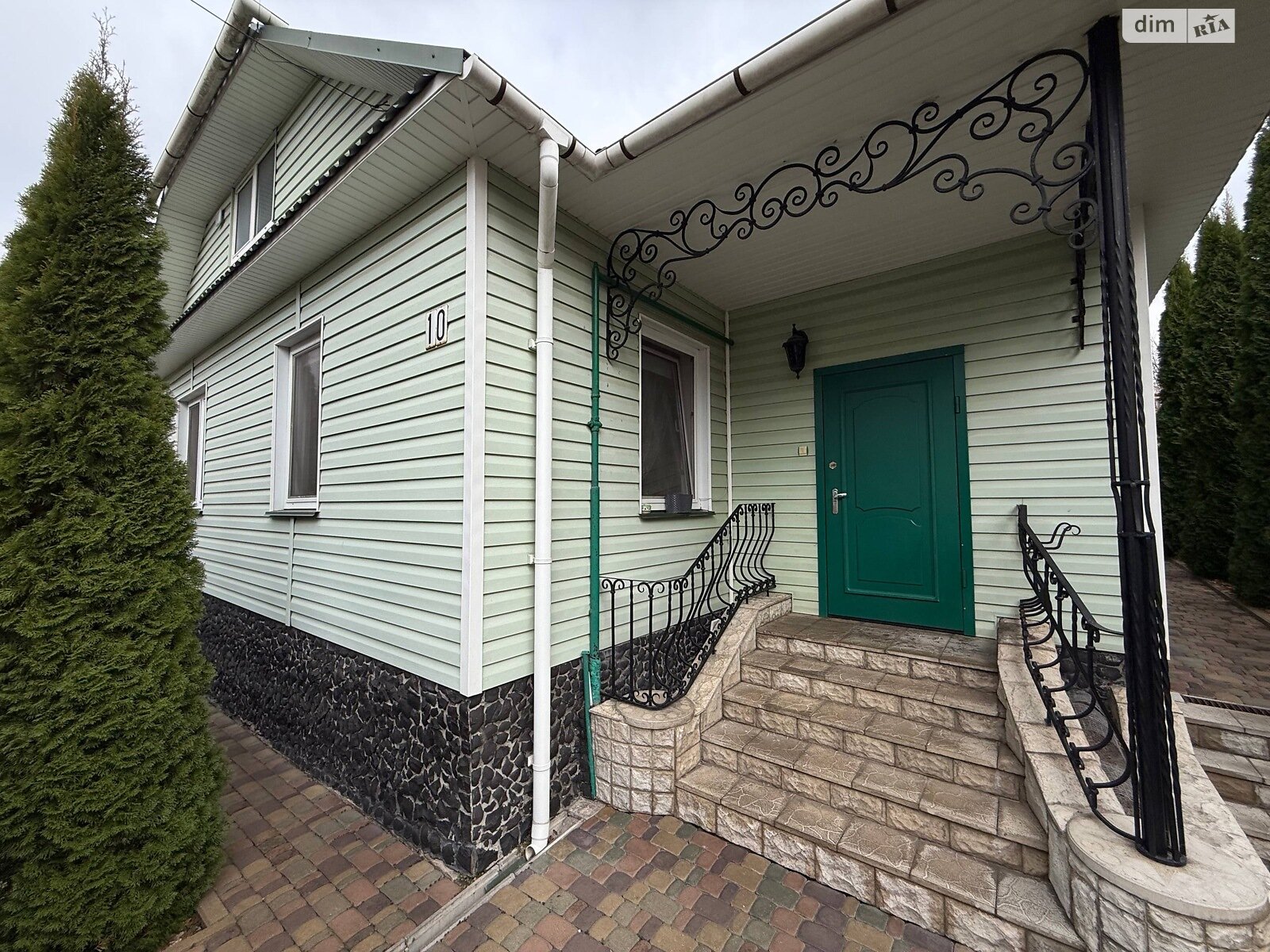 одноповерховий будинок з гаражем, 116 кв. м, цегла. Продаж в Рівному, район Центр фото 1 одноповерховий будинок з гаражем, 116 кв. м, цегла. Продаж в Рівному, район Центр фото 1