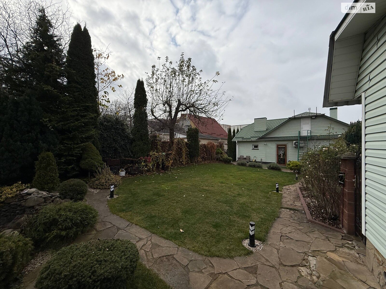 одноповерховий будинок з гаражем, 116 кв. м, цегла. Продаж в Рівному, район Центр фото 1 одноповерховий будинок з гаражем, 116 кв. м, цегла. Продаж в Рівному, район Центр фото 1