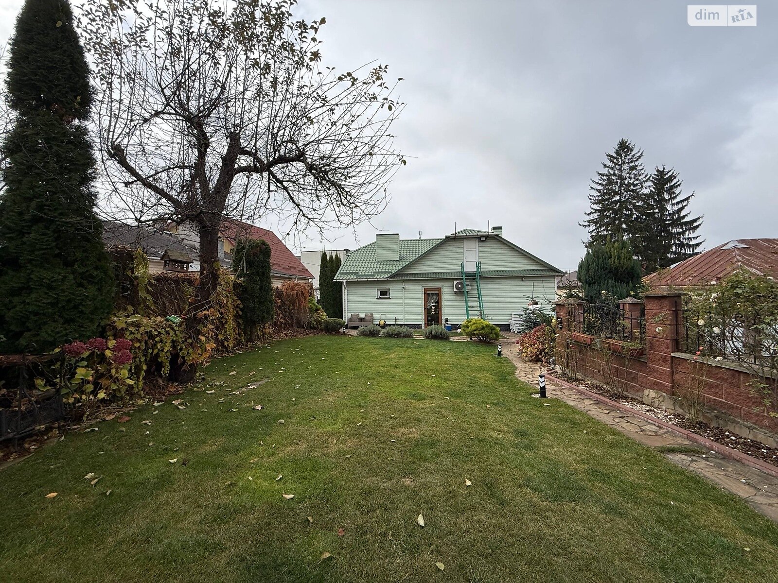 одноповерховий будинок з гаражем, 116 кв. м, цегла. Продаж в Рівному, район Центр фото 1 одноповерховий будинок з гаражем, 116 кв. м, цегла. Продаж в Рівному, район Центр фото 1