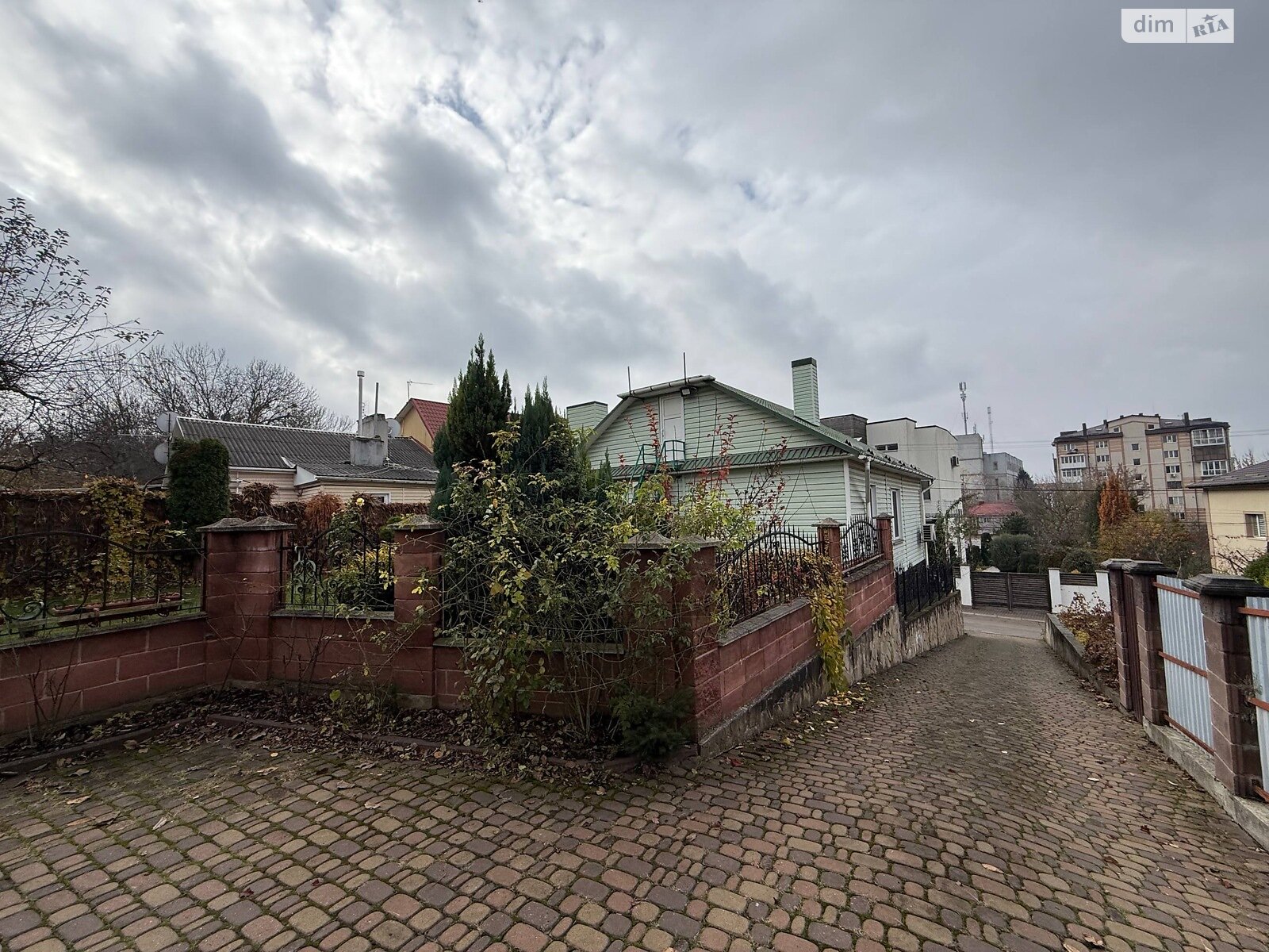 одноповерховий будинок з гаражем, 116 кв. м, цегла. Продаж в Рівному, район Центр фото 1 одноповерховий будинок з гаражем, 116 кв. м, цегла. Продаж в Рівному, район Центр фото 1