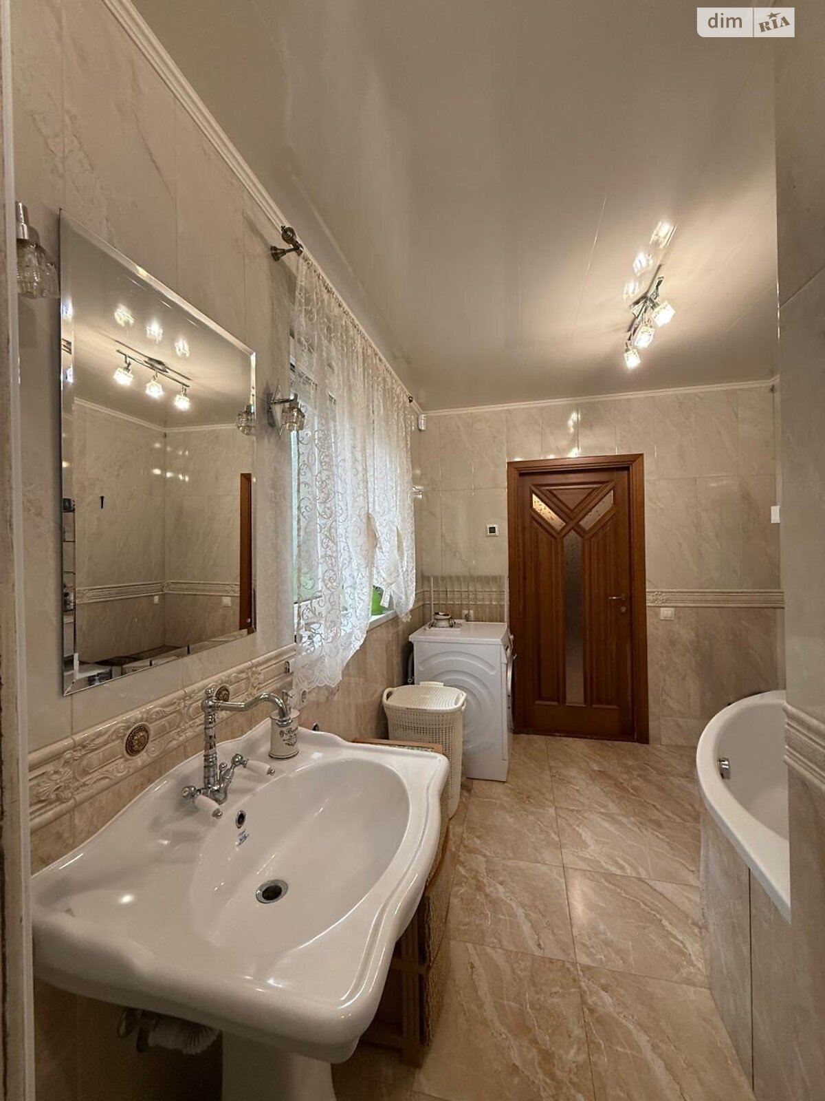 одноповерховий будинок з гаражем, 116 кв. м, цегла. Продаж в Рівному, район Центр фото 1 одноповерховий будинок з гаражем, 116 кв. м, цегла. Продаж в Рівному, район Центр фото 1