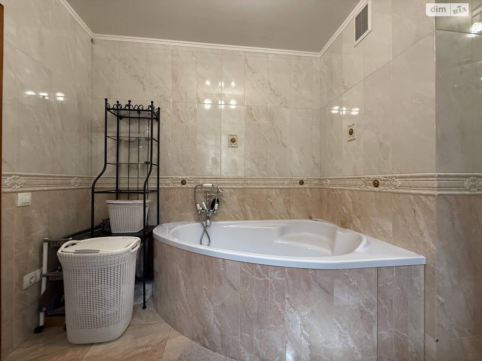 одноповерховий будинок з гаражем, 116 кв. м, цегла. Продаж в Рівному, район Центр фото 1 одноповерховий будинок з гаражем, 116 кв. м, цегла. Продаж в Рівному, район Центр фото 1