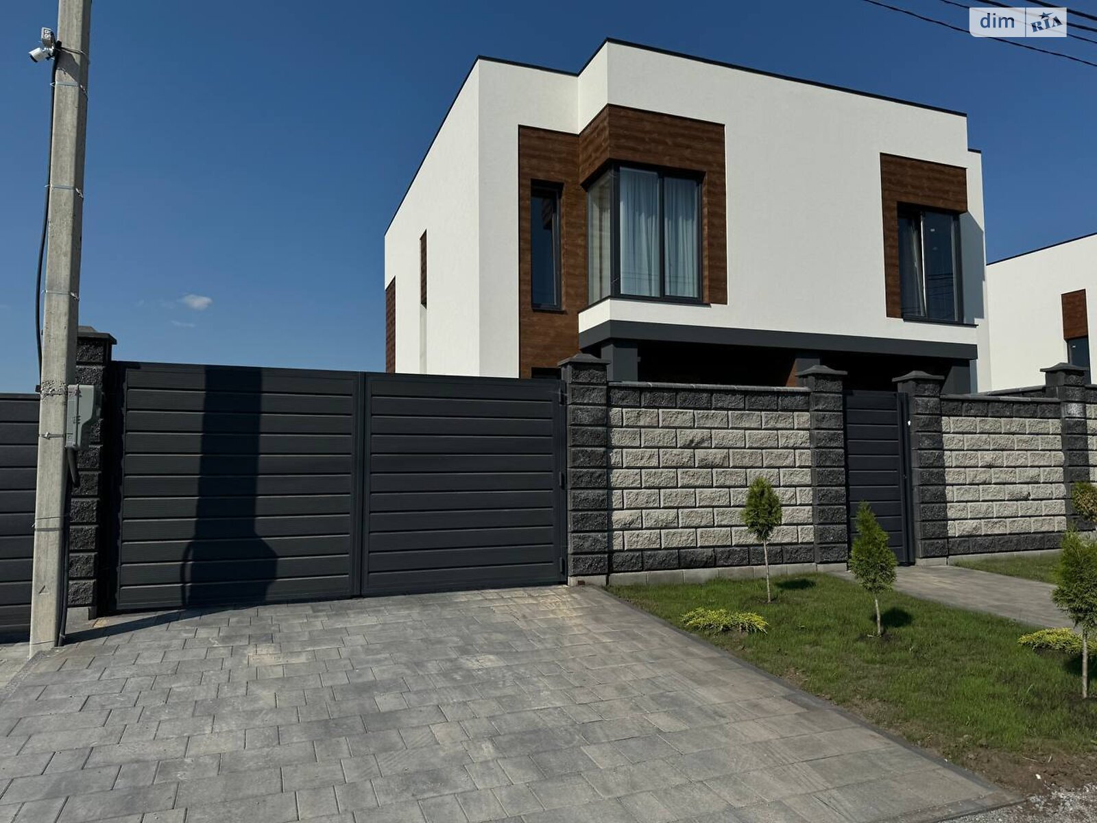 двухэтажный дом с отоплением, 110 кв. м, кирпич. Продажа в Ровно фото 1 двухэтажный дом с отоплением, 110 кв. м, кирпич. Продажа в Ровно фото 1
