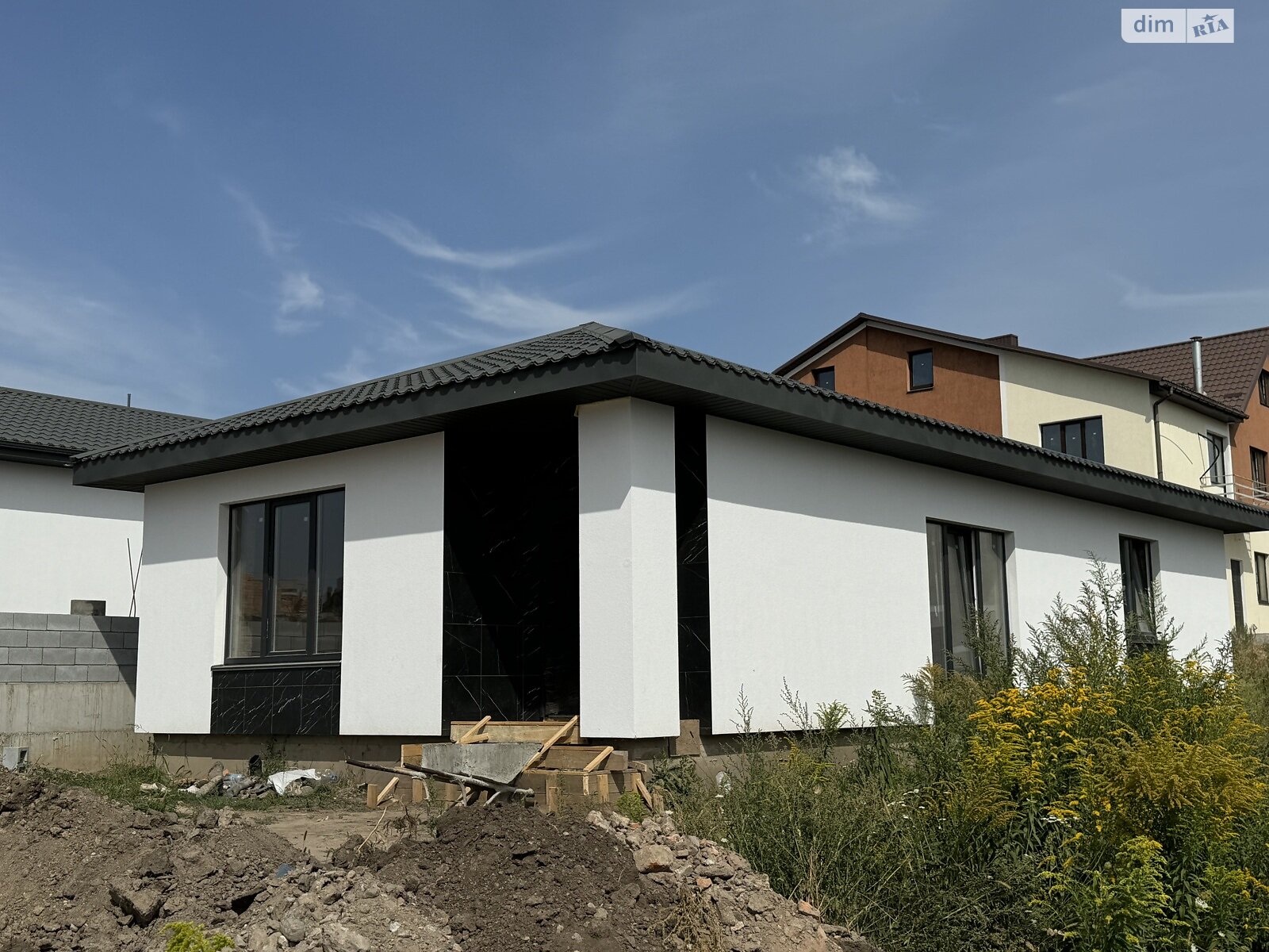 одноэтажный дом, 100 кв. м, кирпич. Продажа в Ровно фото 1 одноэтажный дом, 100 кв. м, кирпич. Продажа в Ровно фото 1