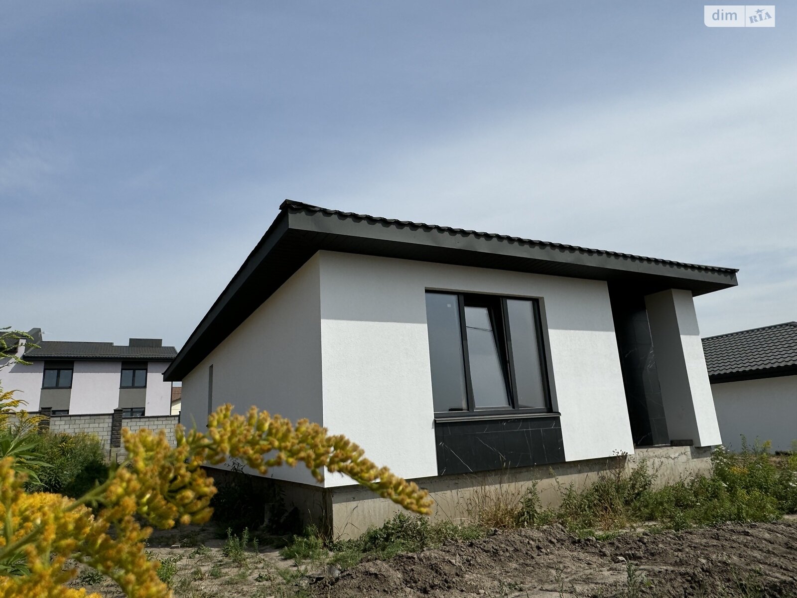 одноэтажный дом, 100 кв. м, кирпич. Продажа в Ровно фото 1 одноэтажный дом, 100 кв. м, кирпич. Продажа в Ровно фото 1