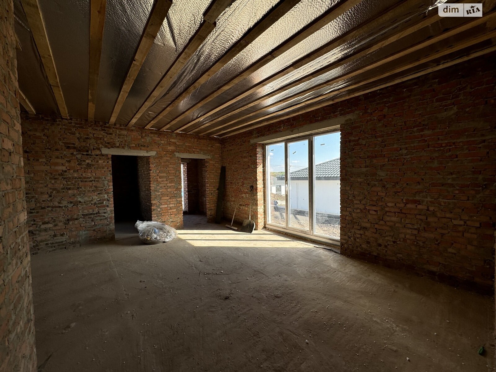 одноэтажный дом, 100 кв. м, кирпич. Продажа в Ровно фото 1 одноэтажный дом, 100 кв. м, кирпич. Продажа в Ровно фото 1